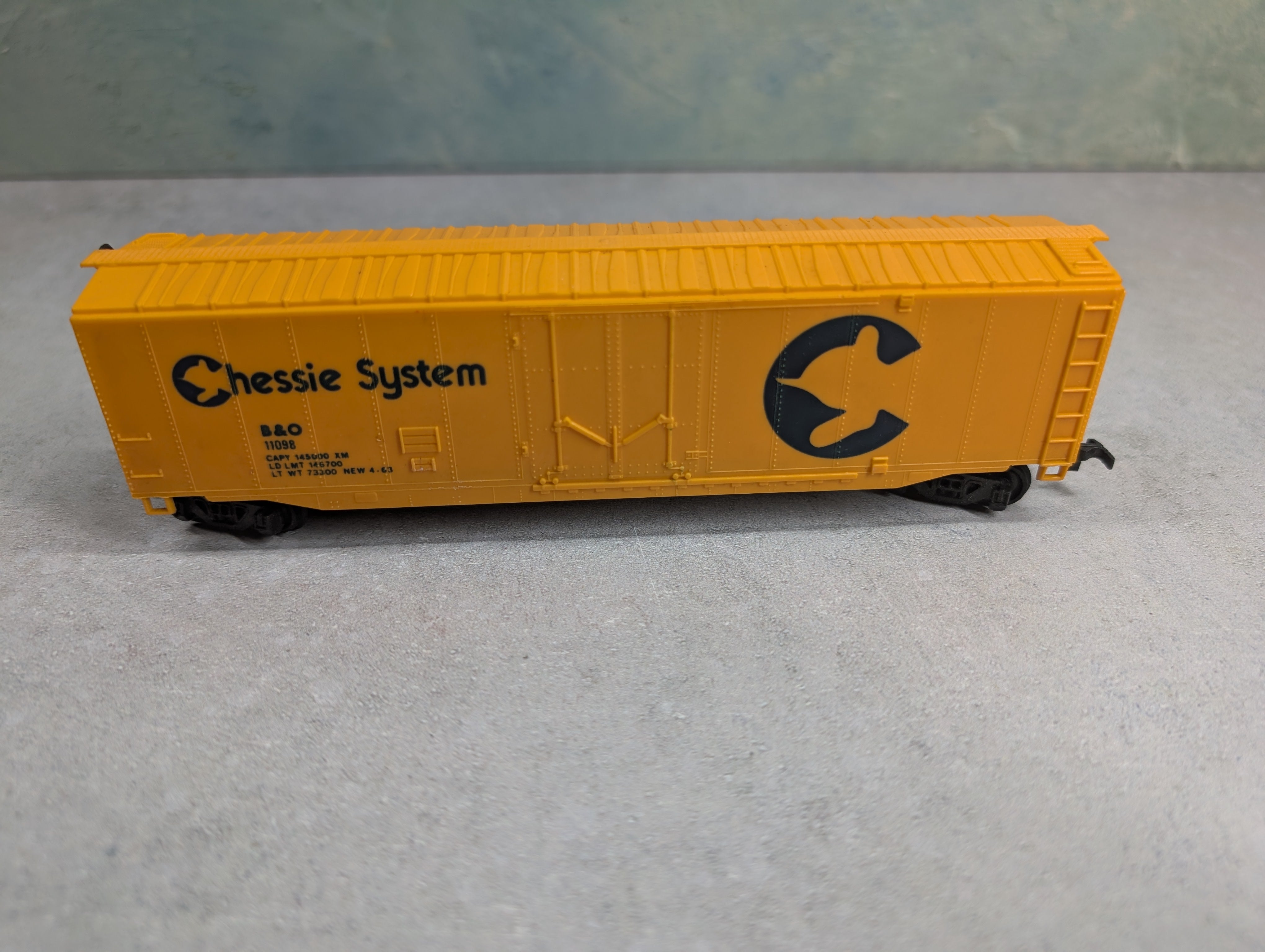 USED Bachmann HO Scale 50' Box Car Chessie System B&O #11098