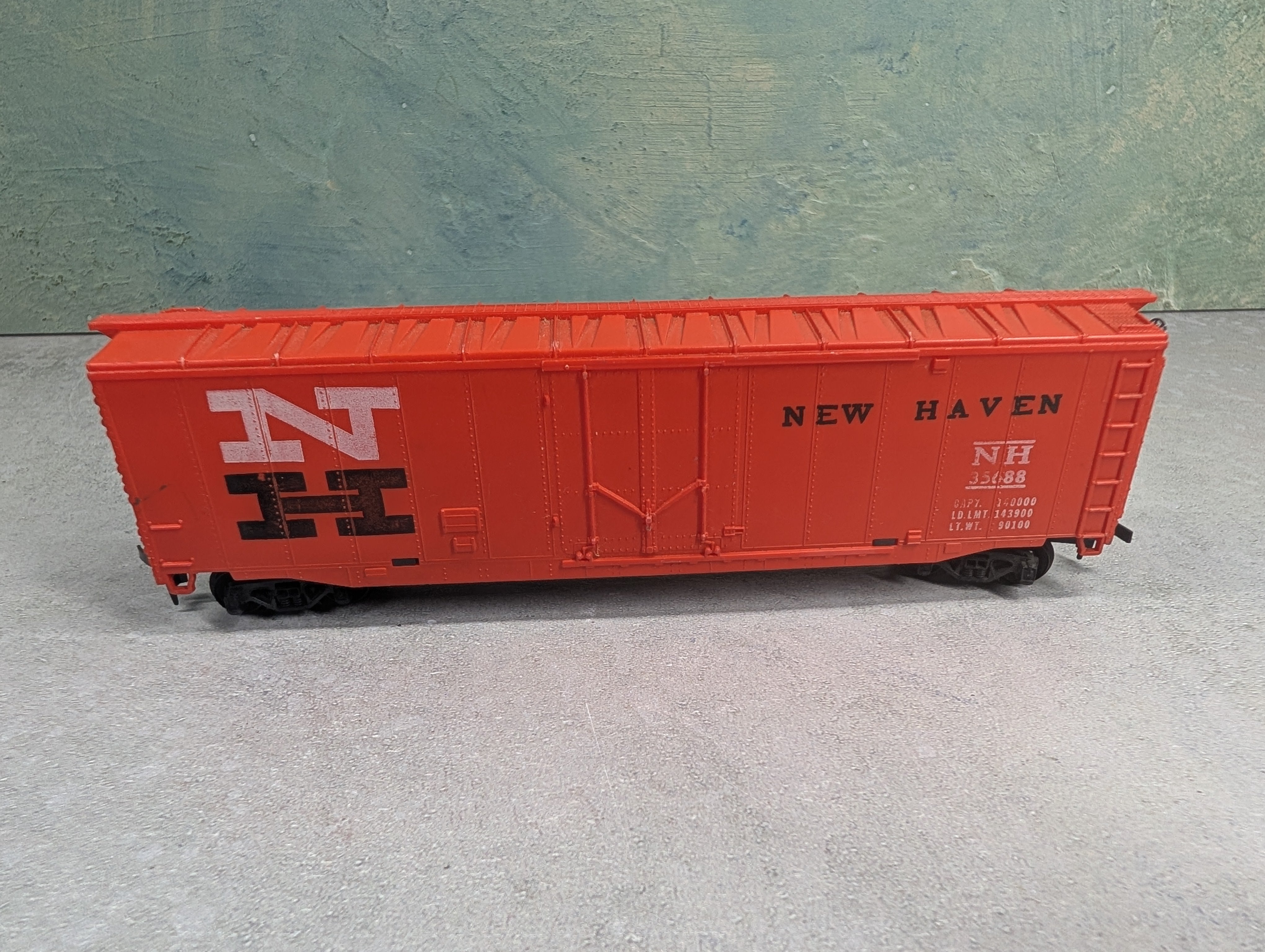 USED Tyco HO Scale 50' Box Car New Haven NH #35688