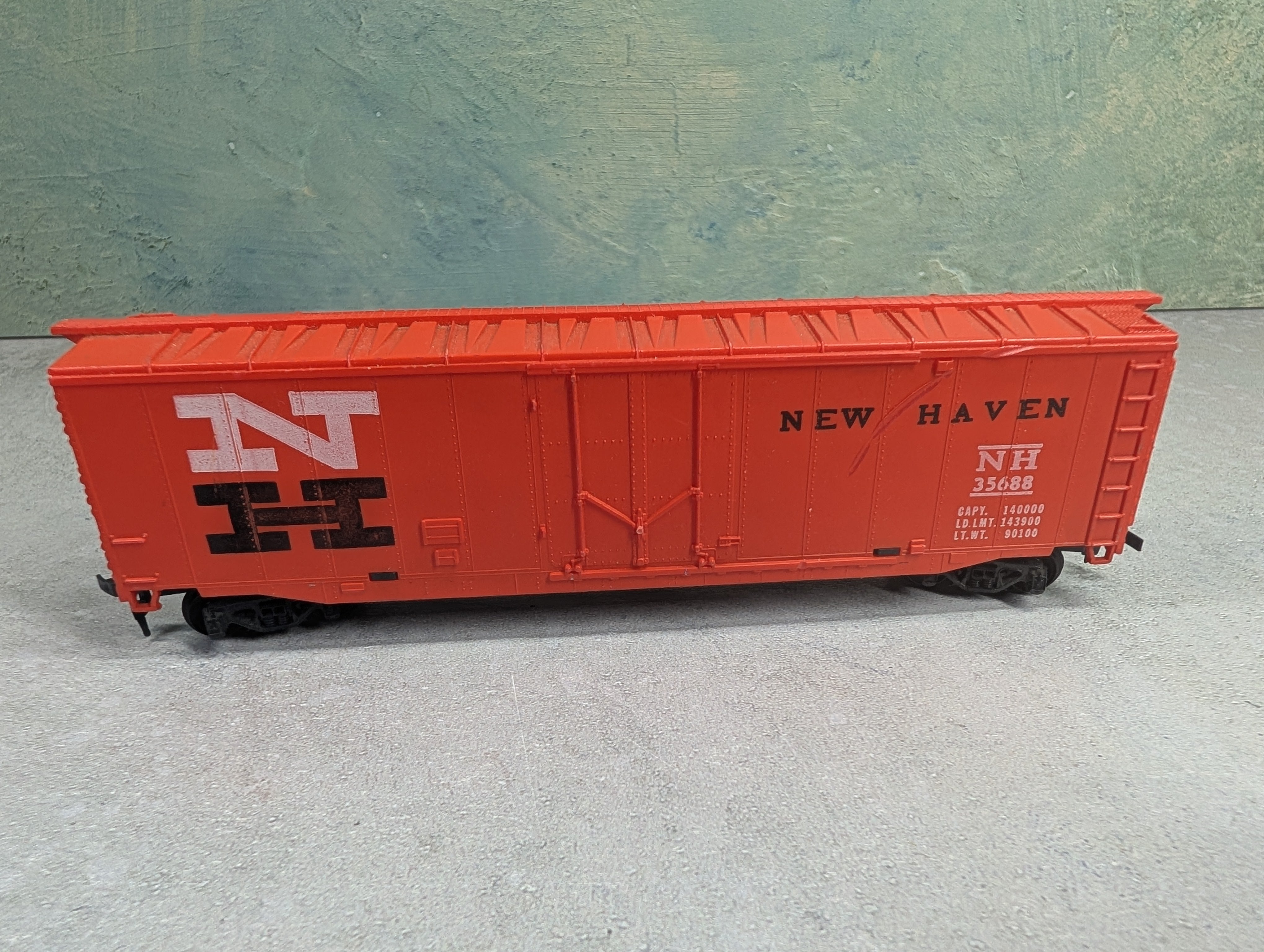 USED Tyco HO Scale 50' Box Car New Haven NH #35688