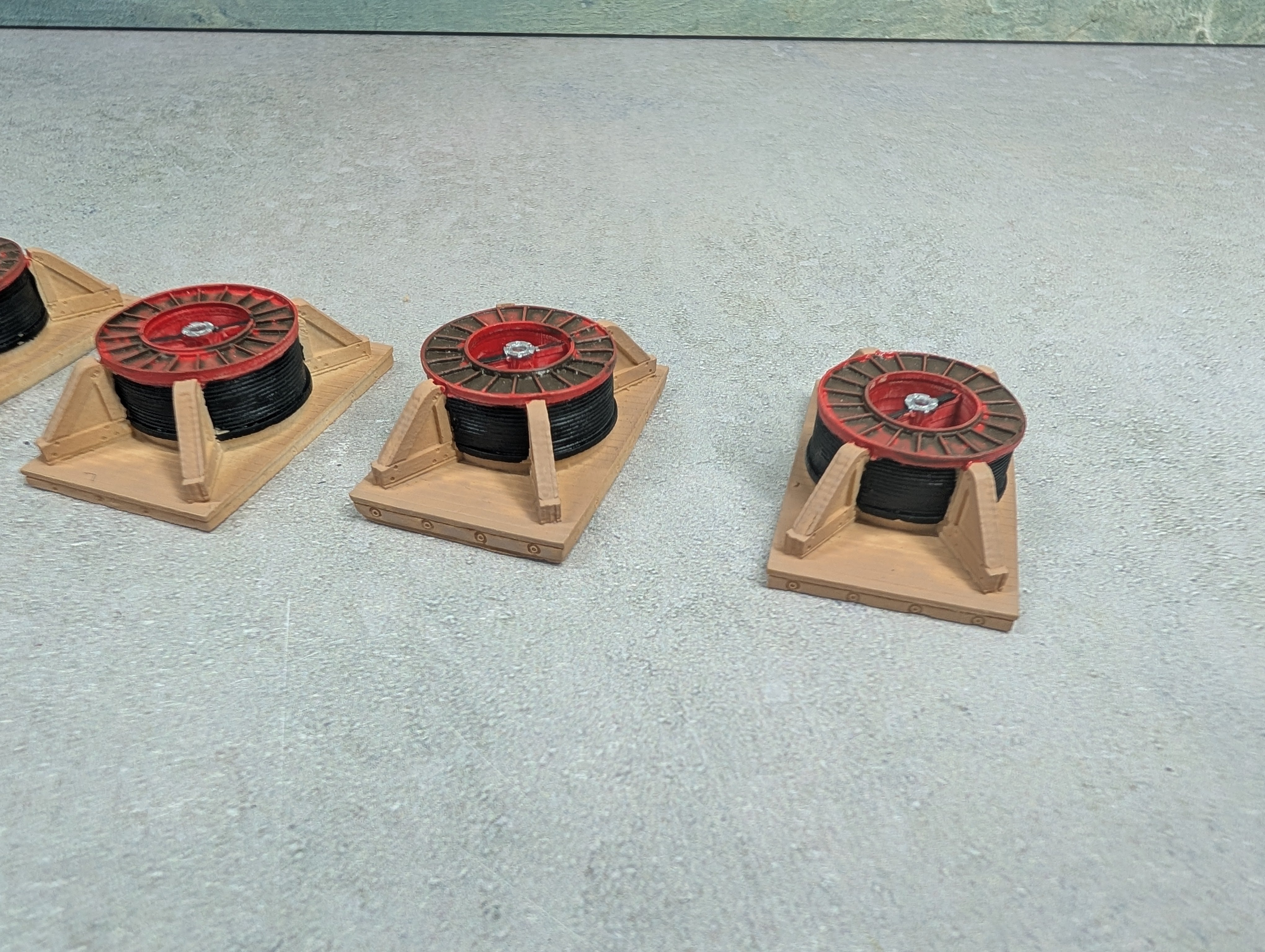 USED Chooch Enterprises Inc HO Scale Small Steel Ribbed Cable Loads (5 pieces)