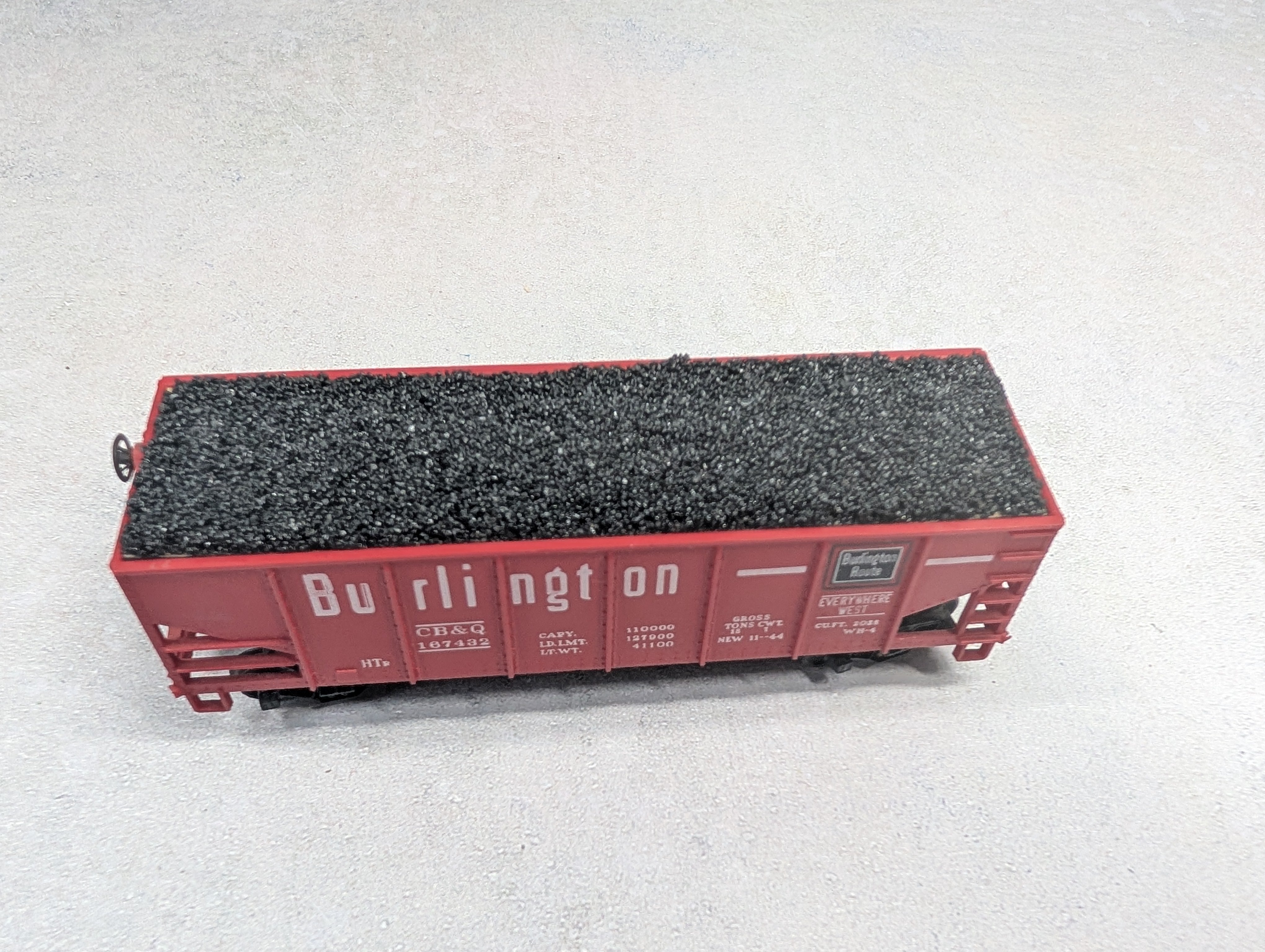USED Tyco HO Scale Operating Hopper w/ Coal Load Burlington CB&Q #167432