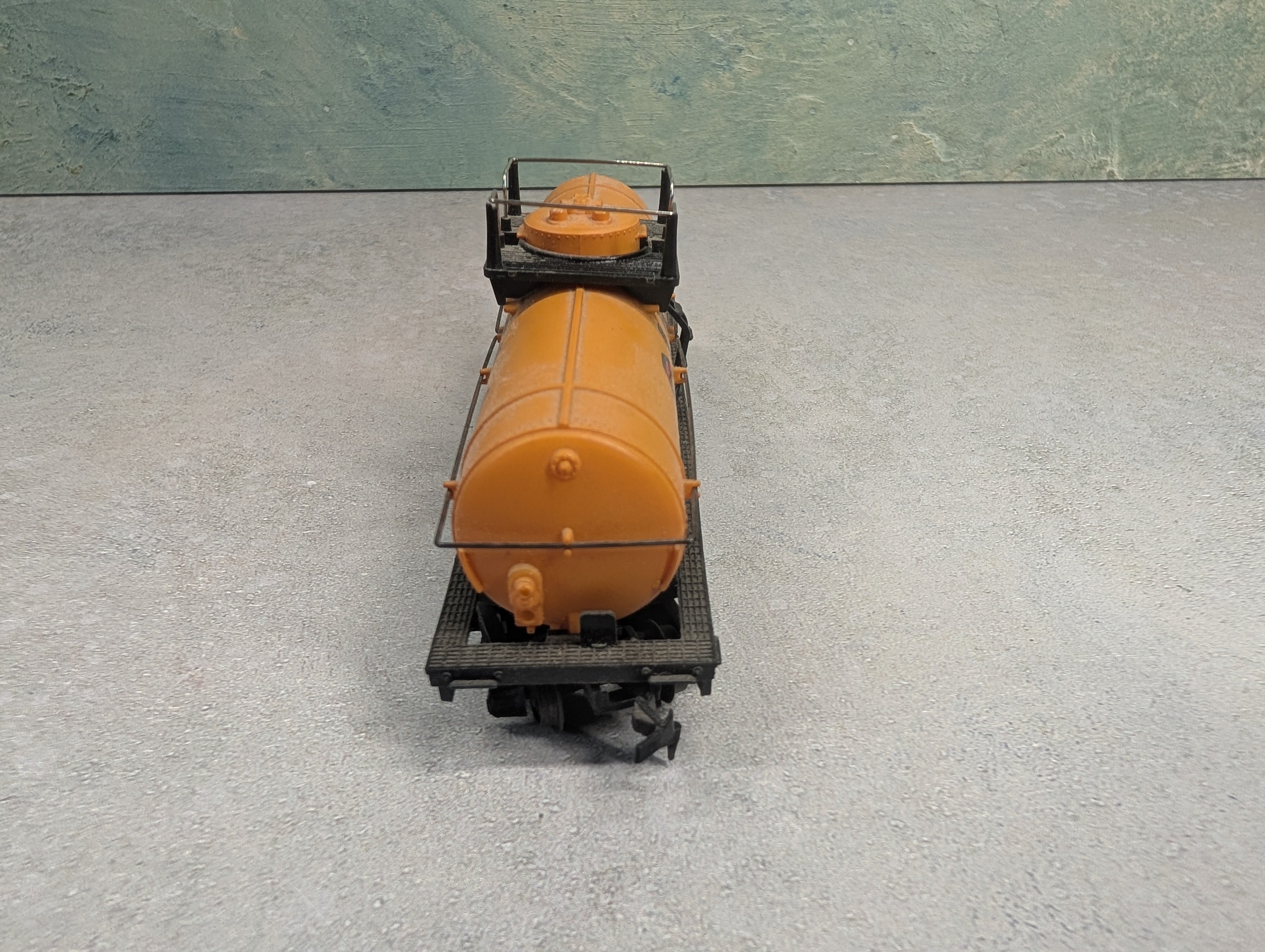 USED Tyco HO Scale Tank Car Shell