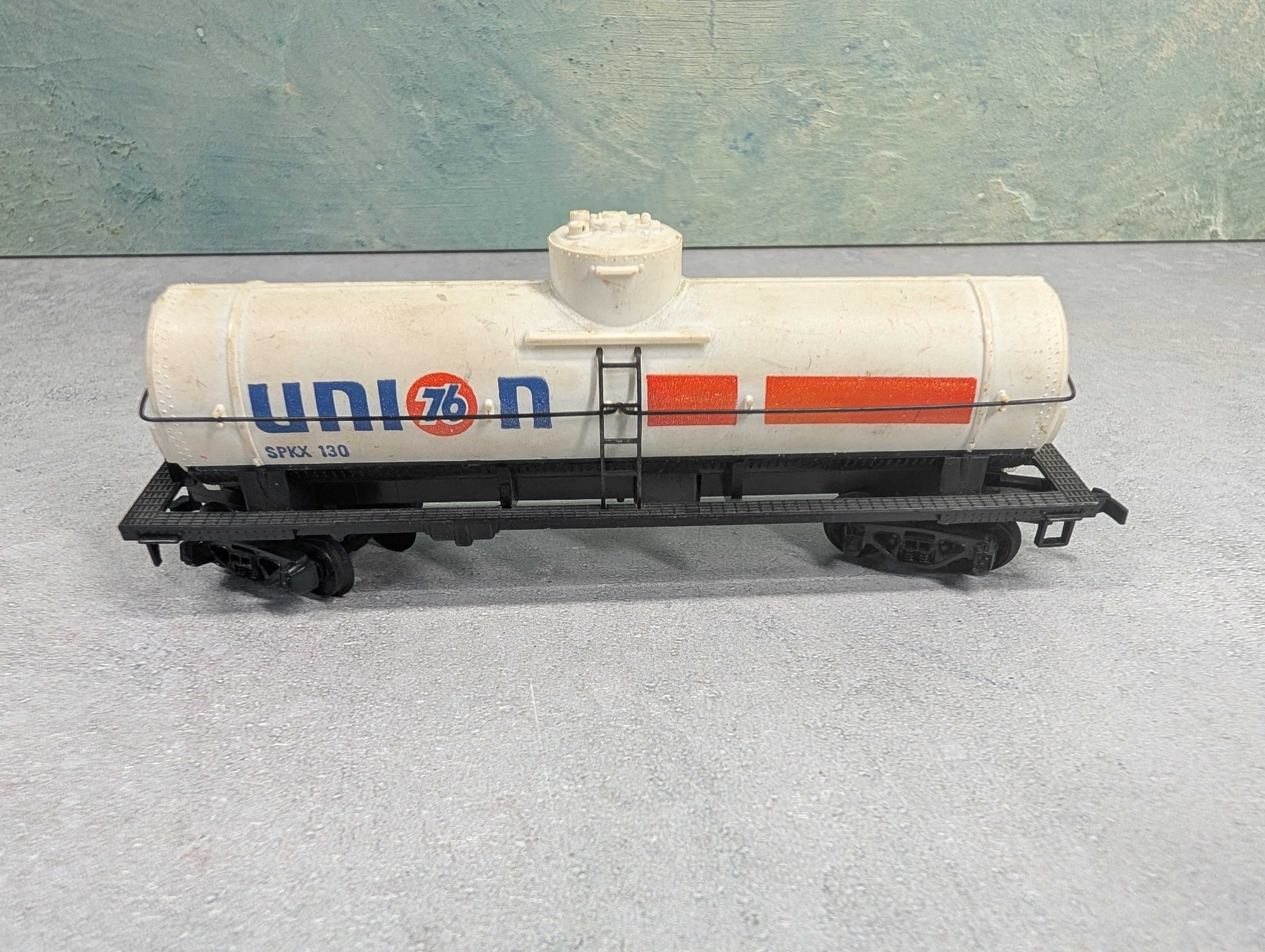 USED HO Scale Single Dome Tank Car Union 76 SPKX #130