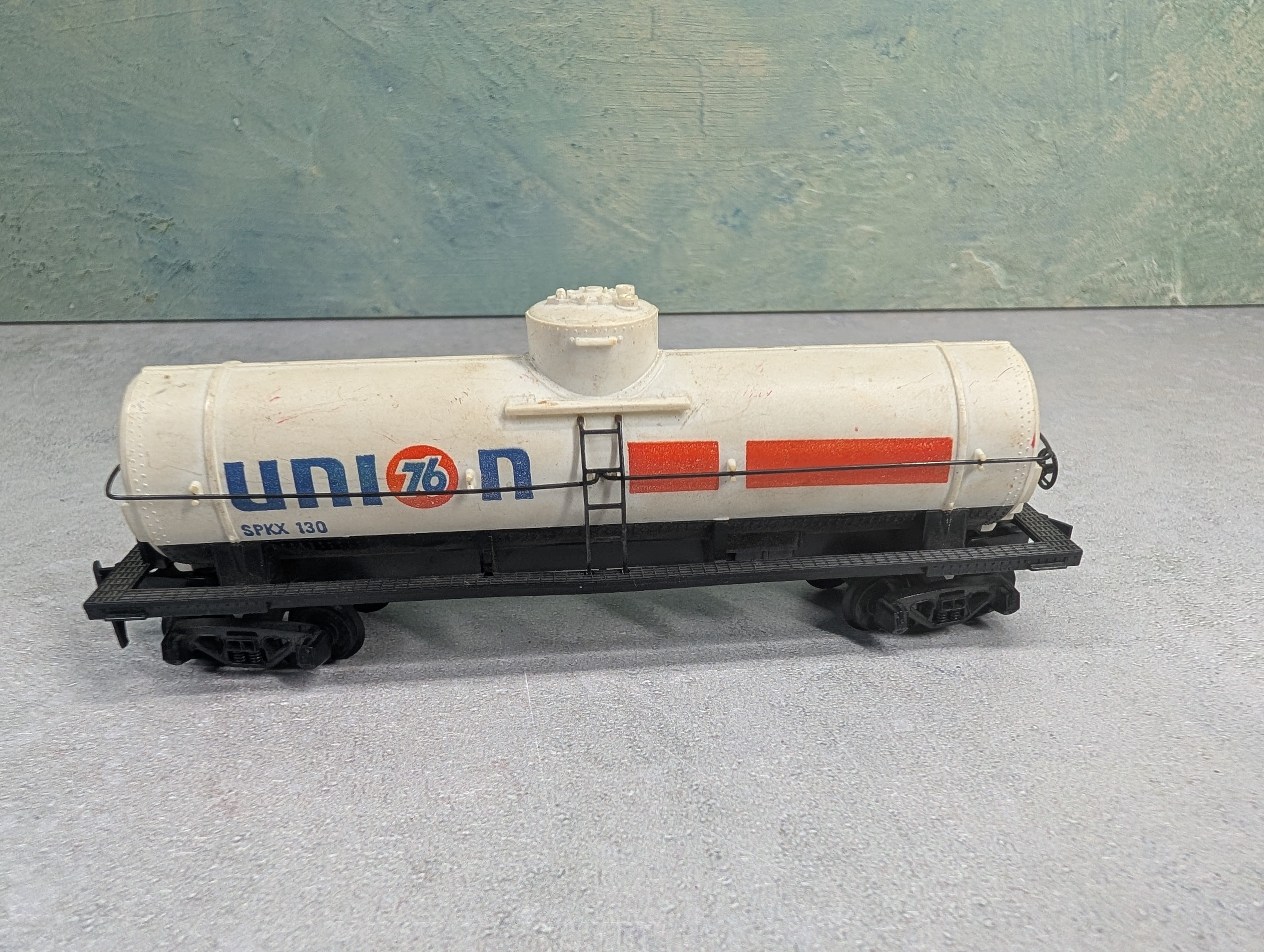 USED HO Scale Single Dome Tank Car Union 76 SPKX #130