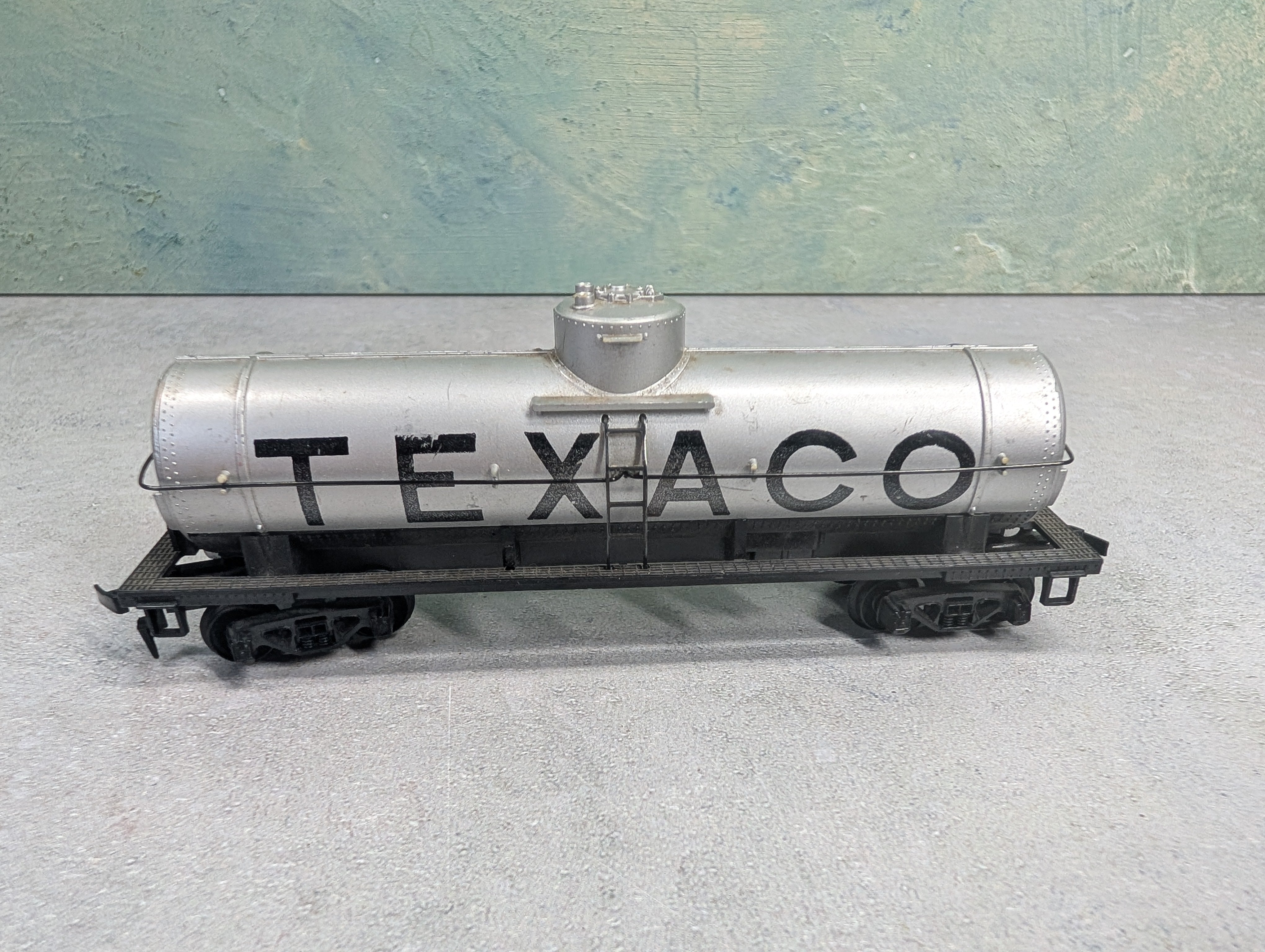 USED HO Scale Single Dome Tank Car Texaco