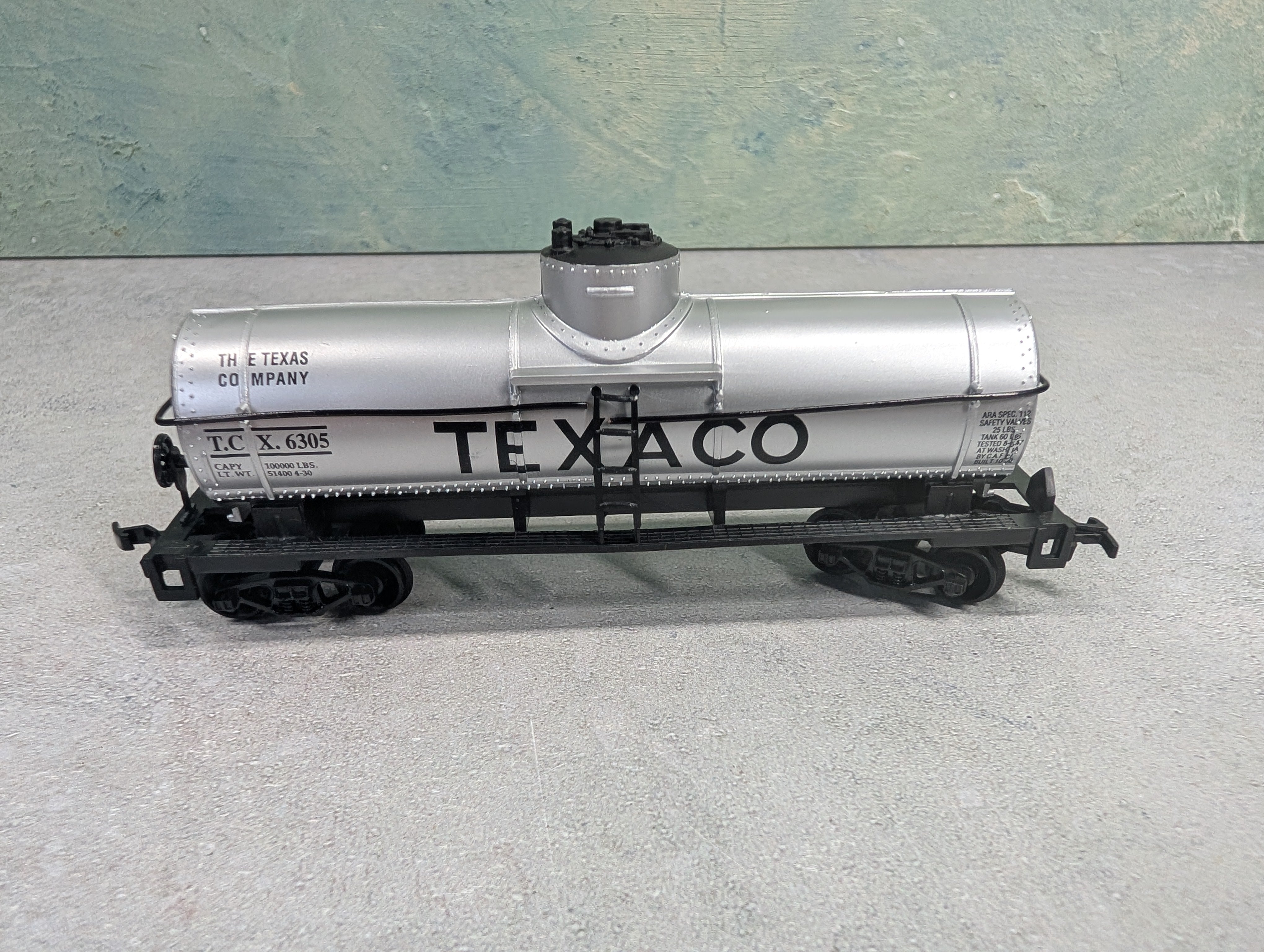 USED Life-Like HO Scale Single Dome Tank Car Texaco TCX #6305