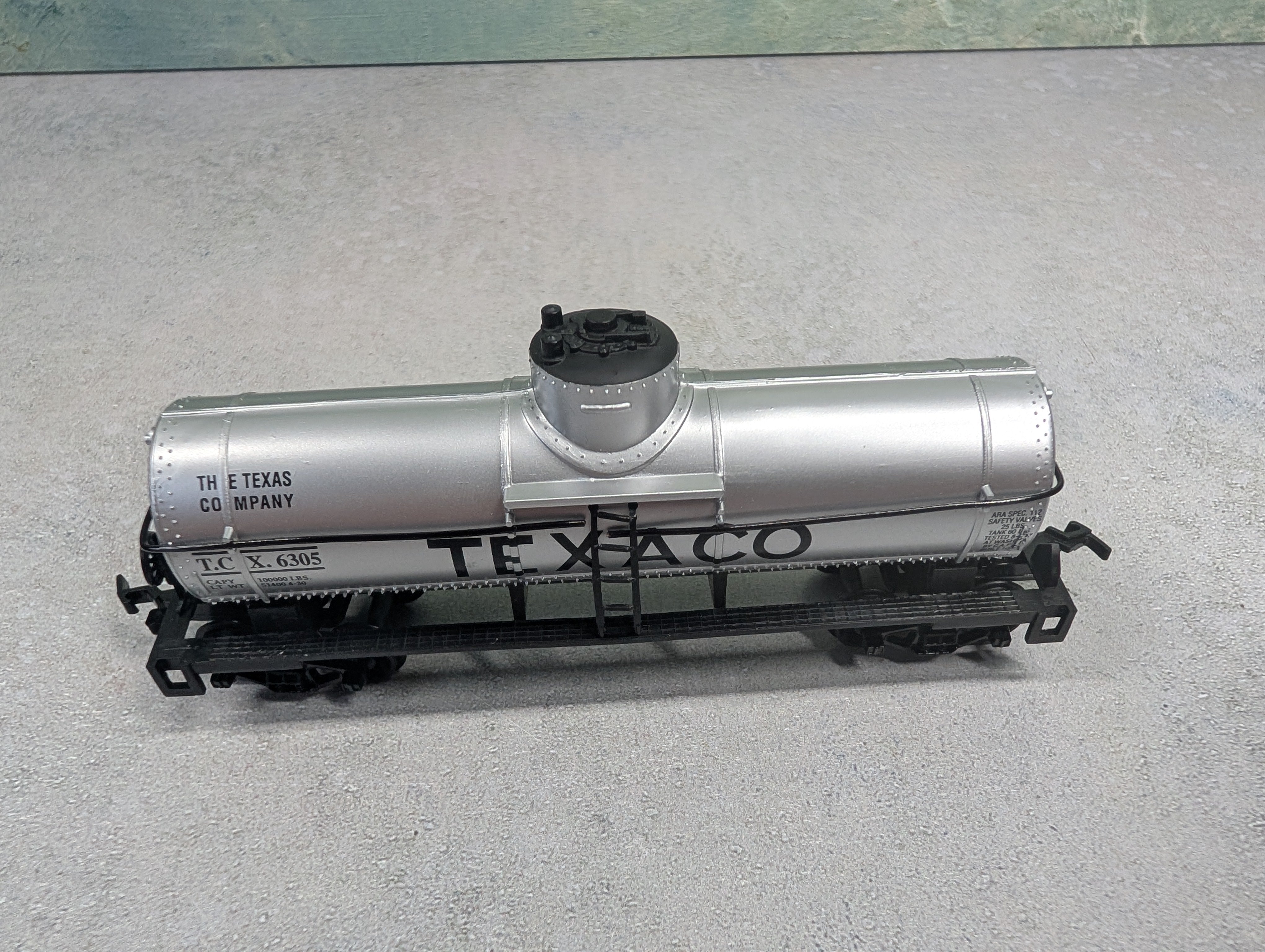 USED Life-Like HO Scale Single Dome Tank Car Texaco TCX #6305