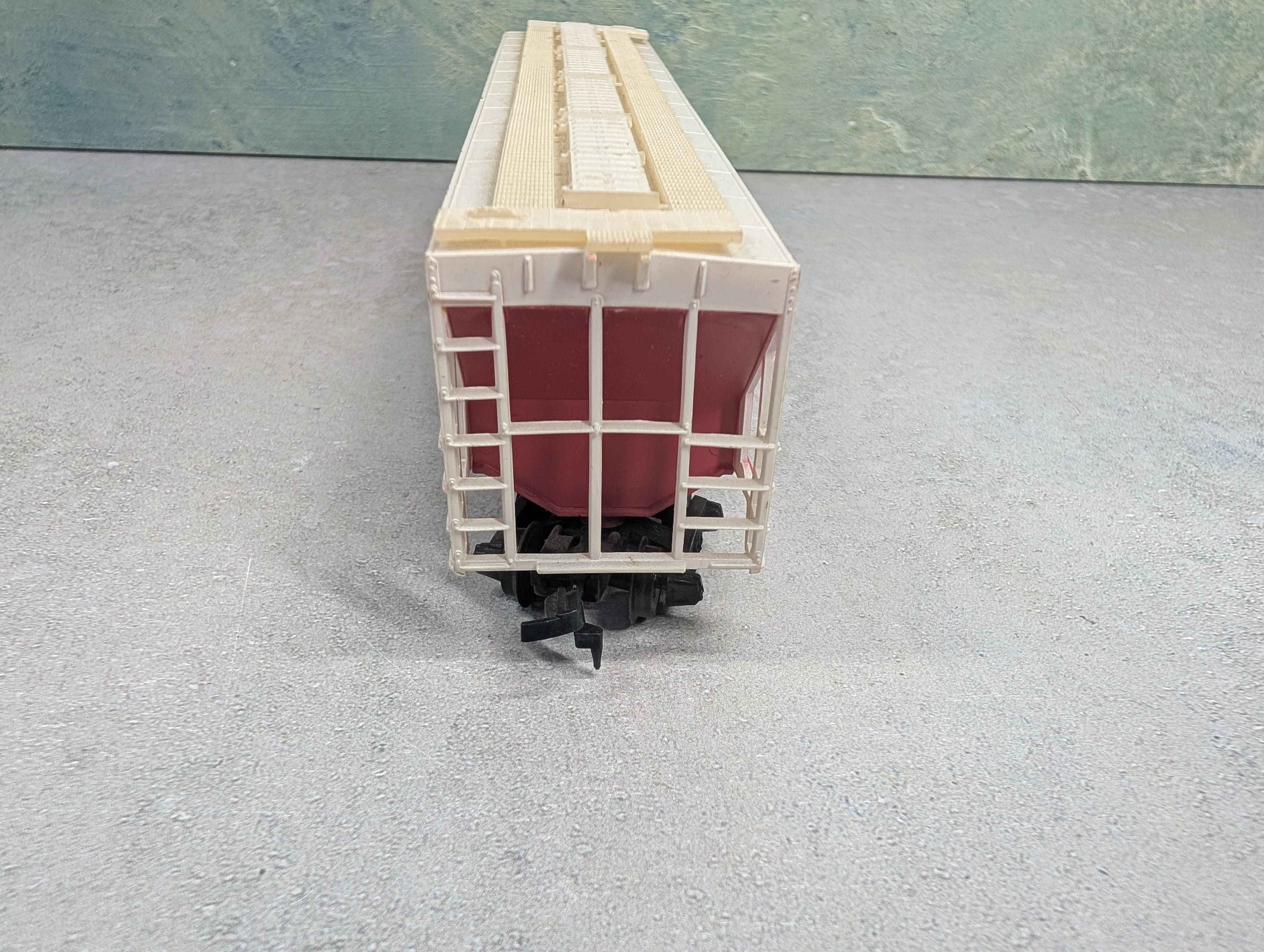 USED Tyco HO Scale Covered Hopper C & H Sugar UP #960082