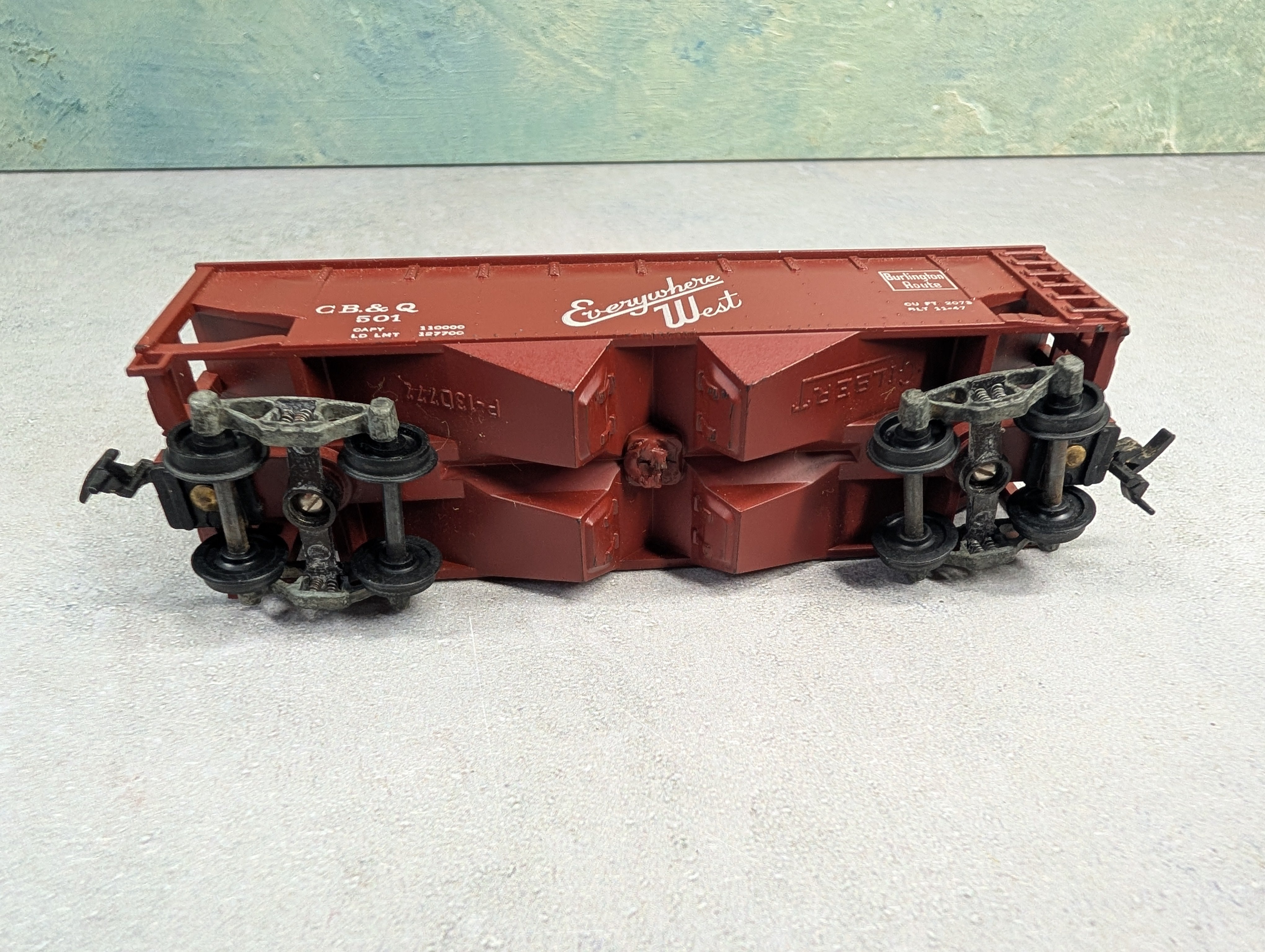 USED Gilbert HO Scale 2 Bay Hopper w/ Coal Load CB&Q #501