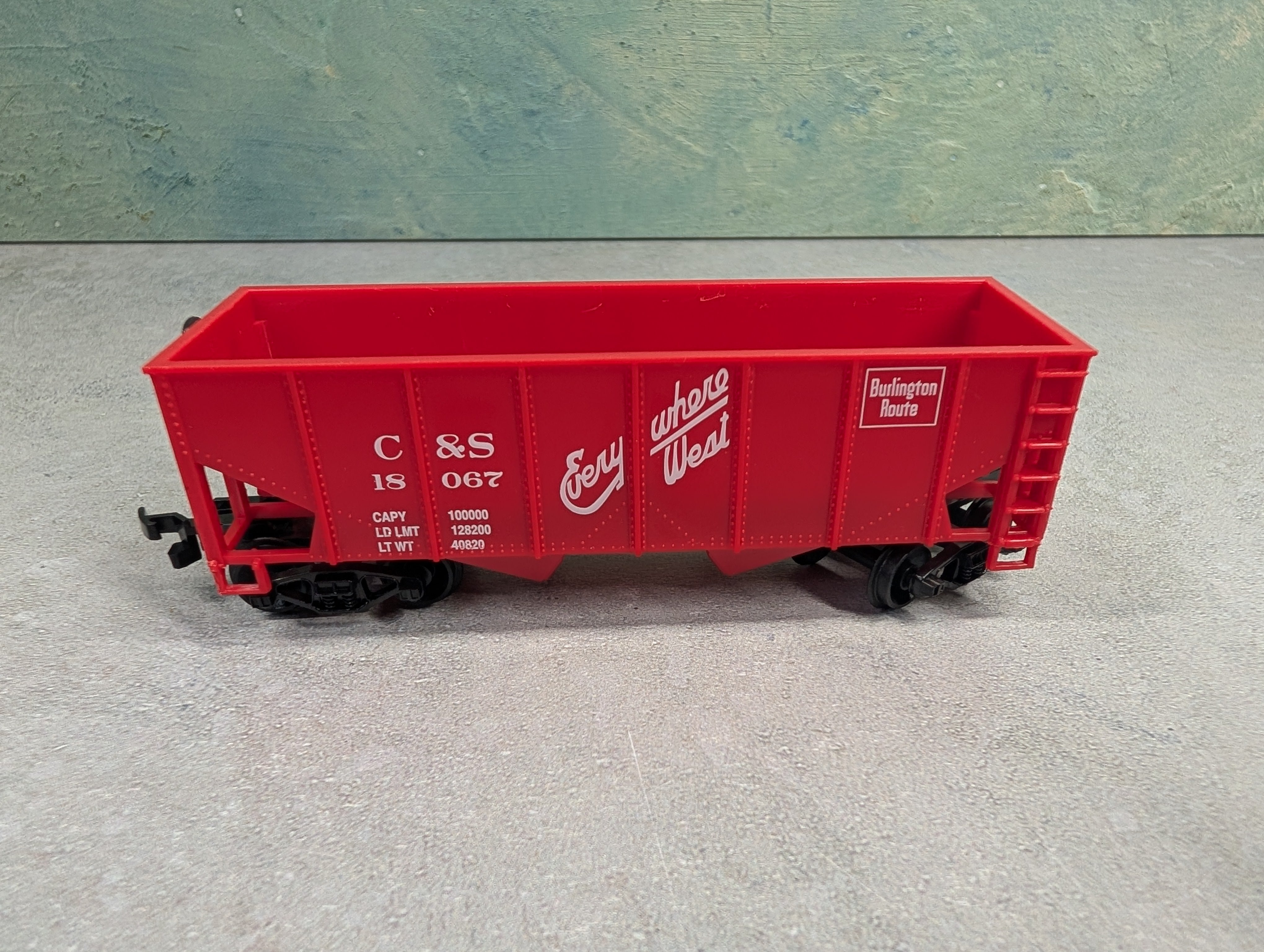 USED HO Scale 2 Bay Open Hopper C&S #18067