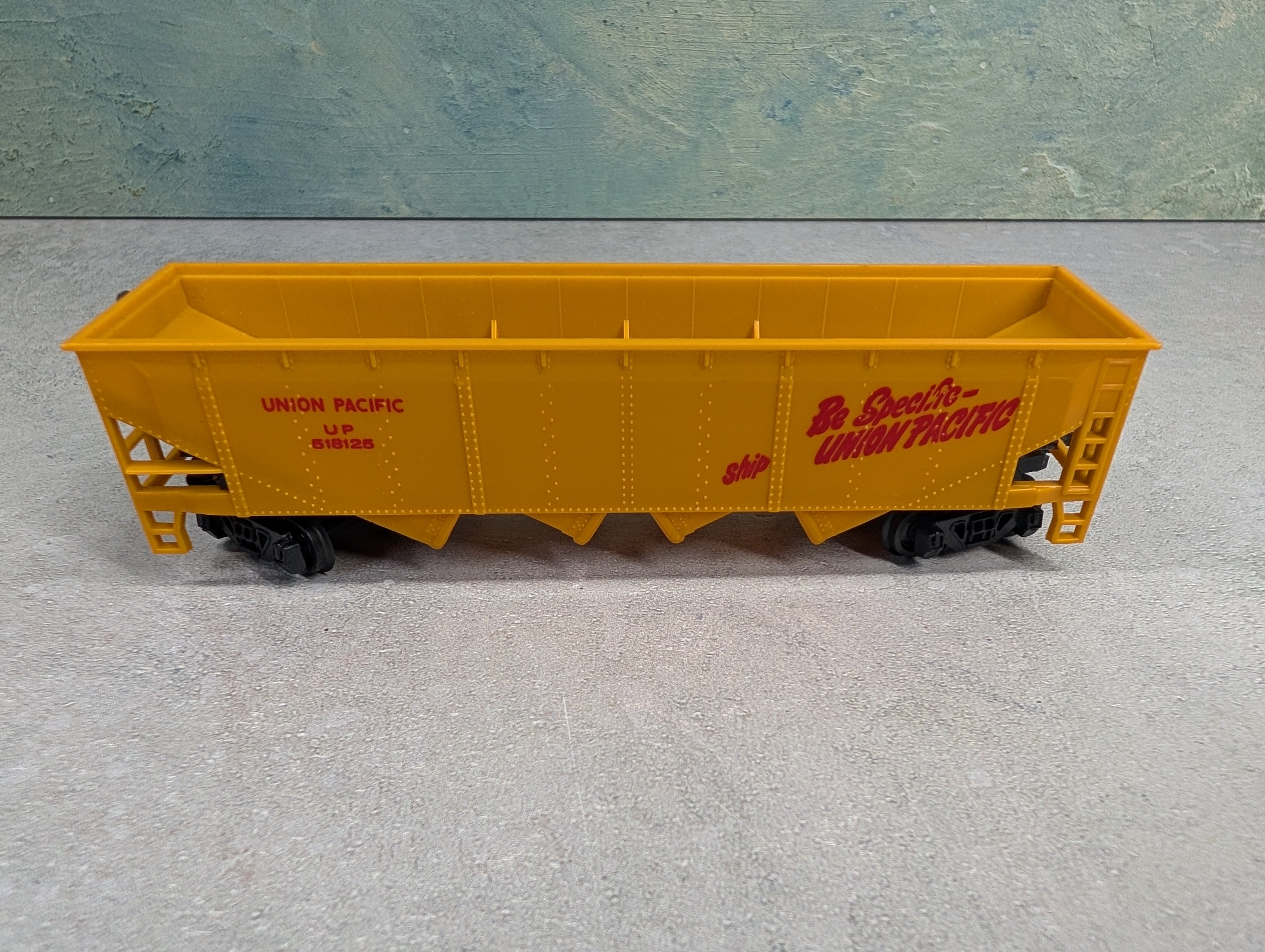 USED Bachmann HO Scale Quad Hopper Union Pacific UP #518125