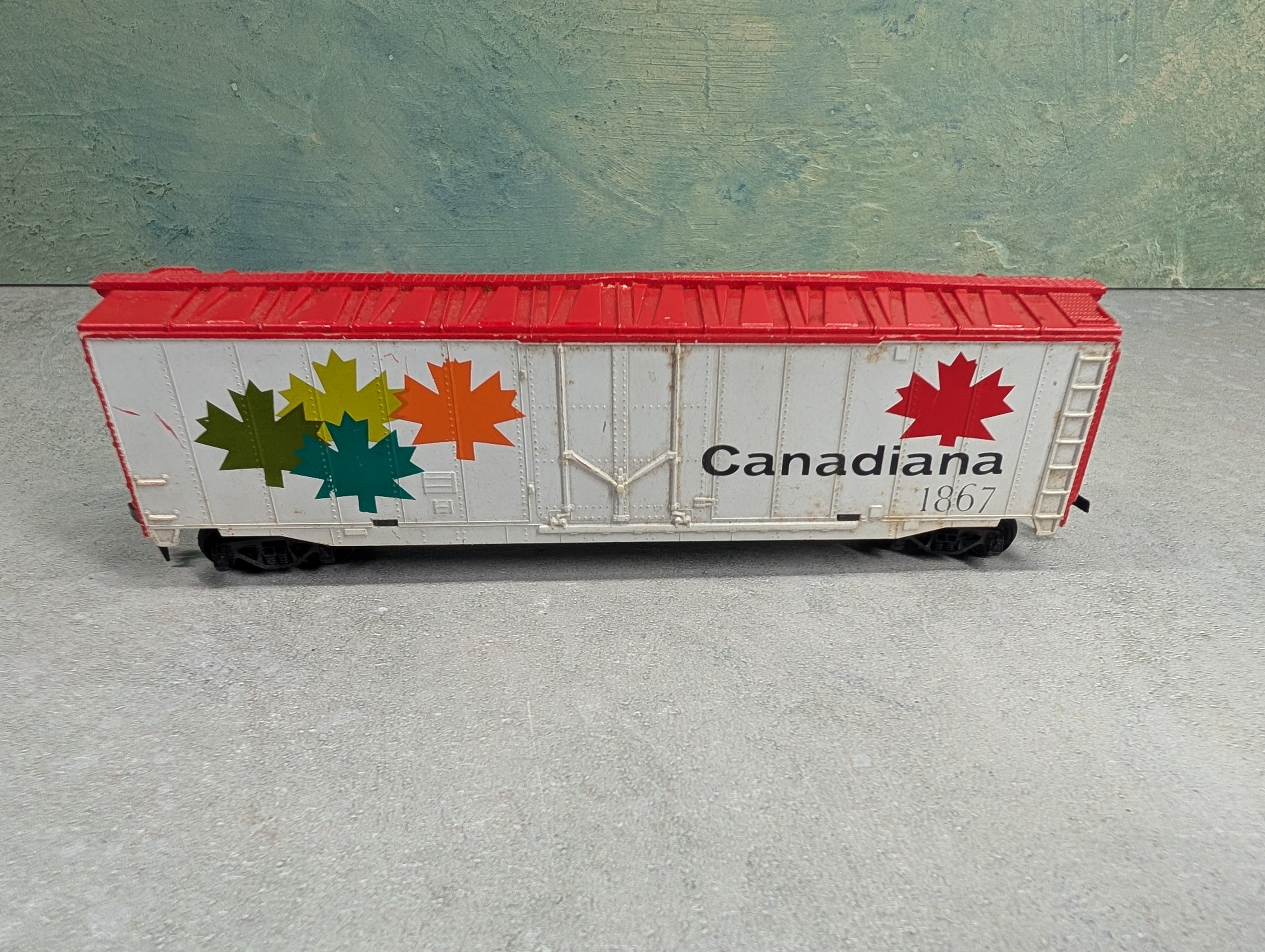 USED Tyco HO Scale 50' Box Car Canadiana #1867