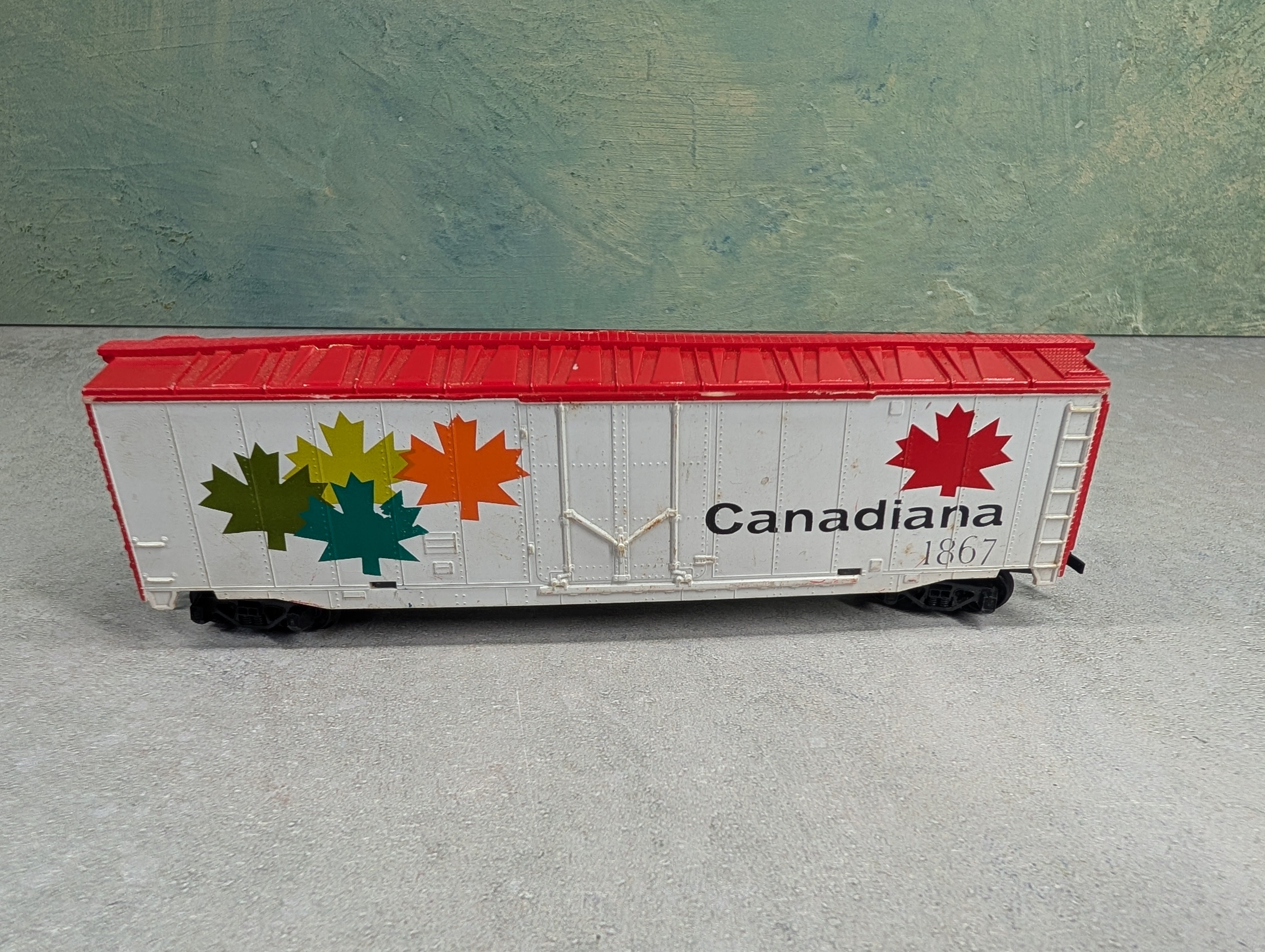 USED Tyco HO Scale 50' Box Car Canadiana #1867