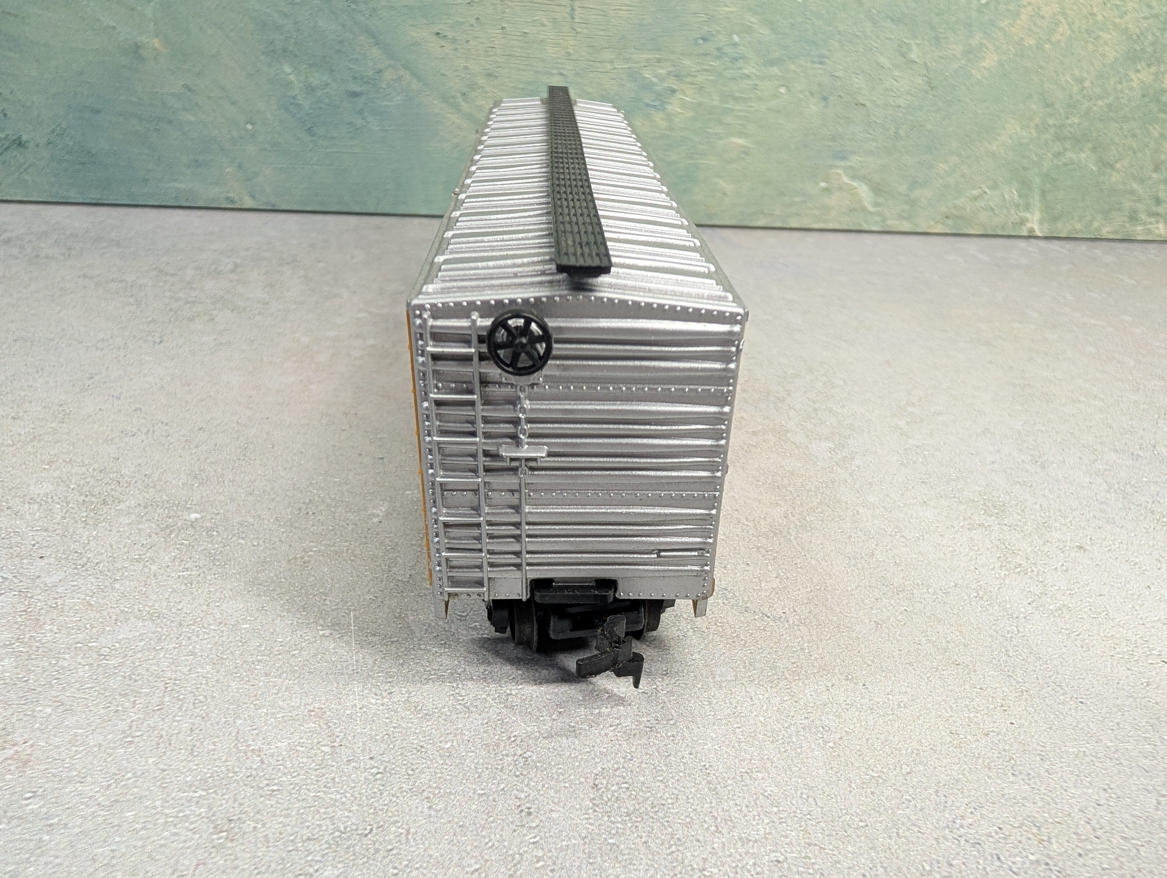 USED AHM HO Scale 50' Box Car Armour Refrigerator Line ARLX #754