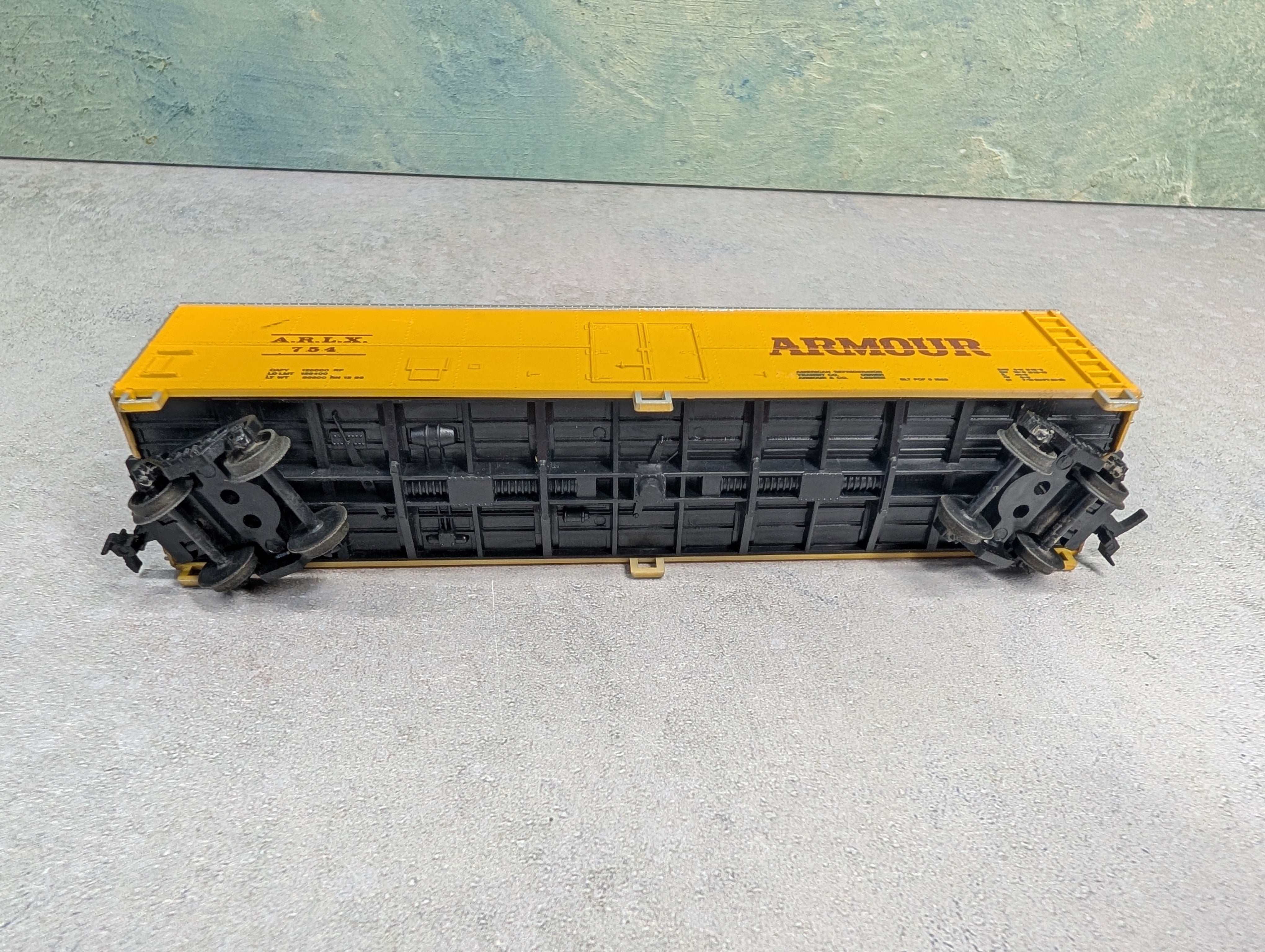 USED AHM HO Scale 50' Box Car Armour Refrigerator Line ARLX #754