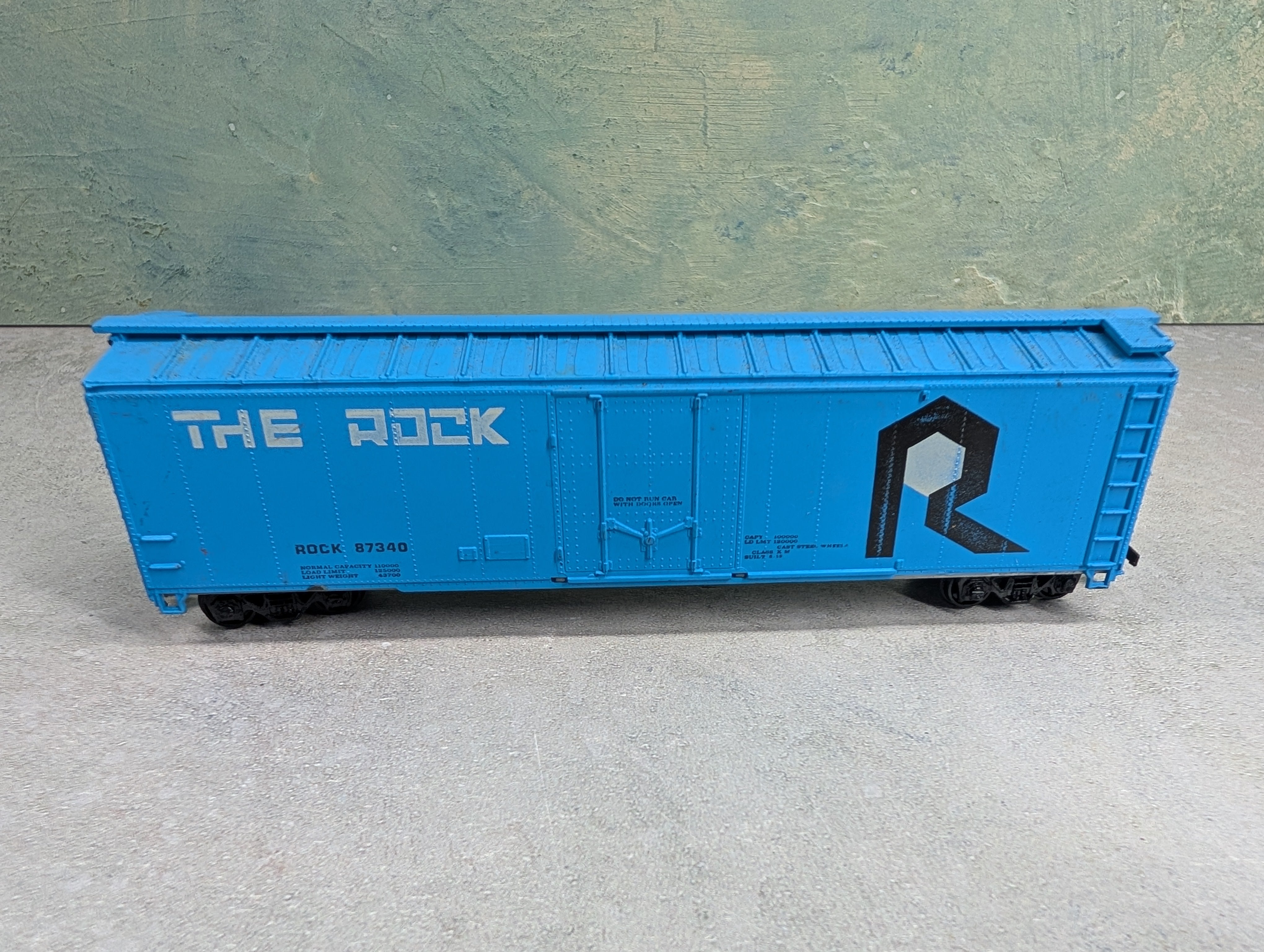 USED Roundhouse HO Scale 50' Box Car Rock Island #87340