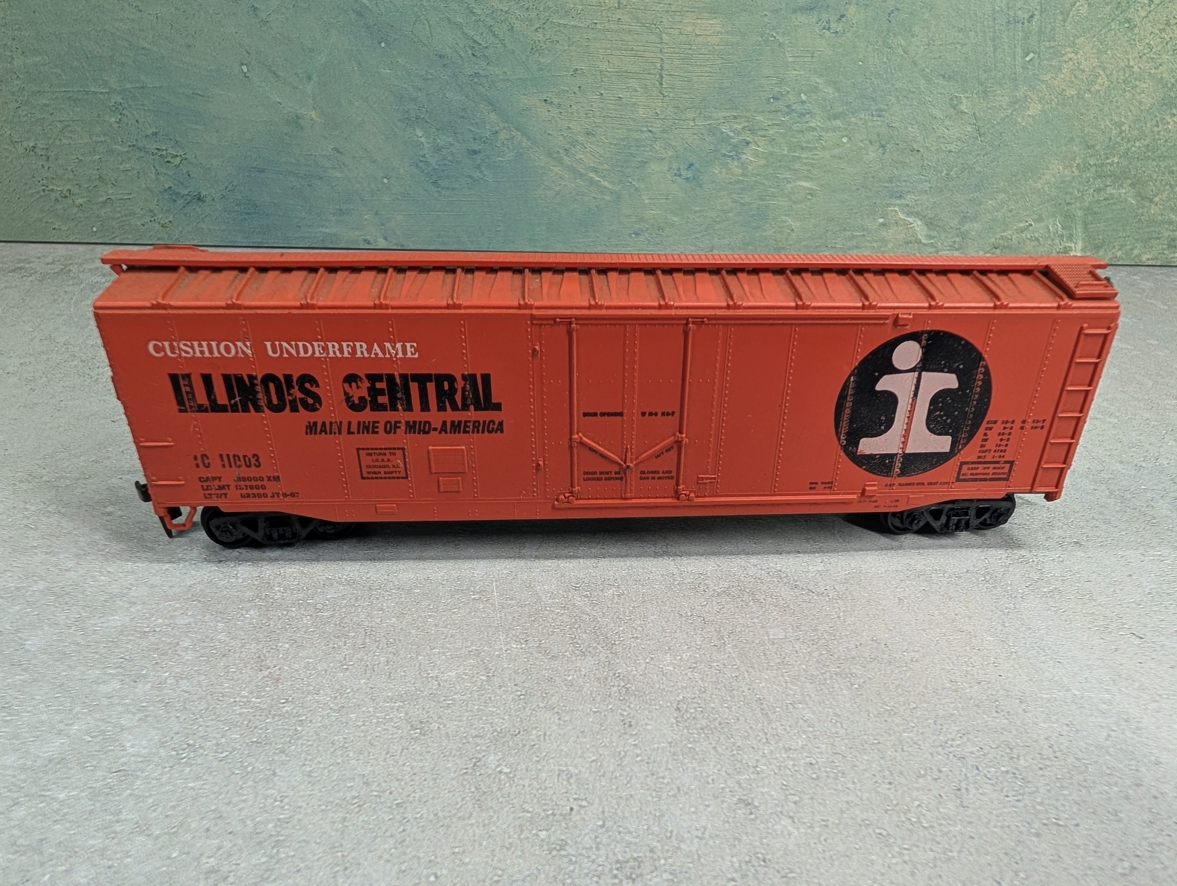 USED Athearn HO Scale 40' Box Car Illinois Central IC #11003