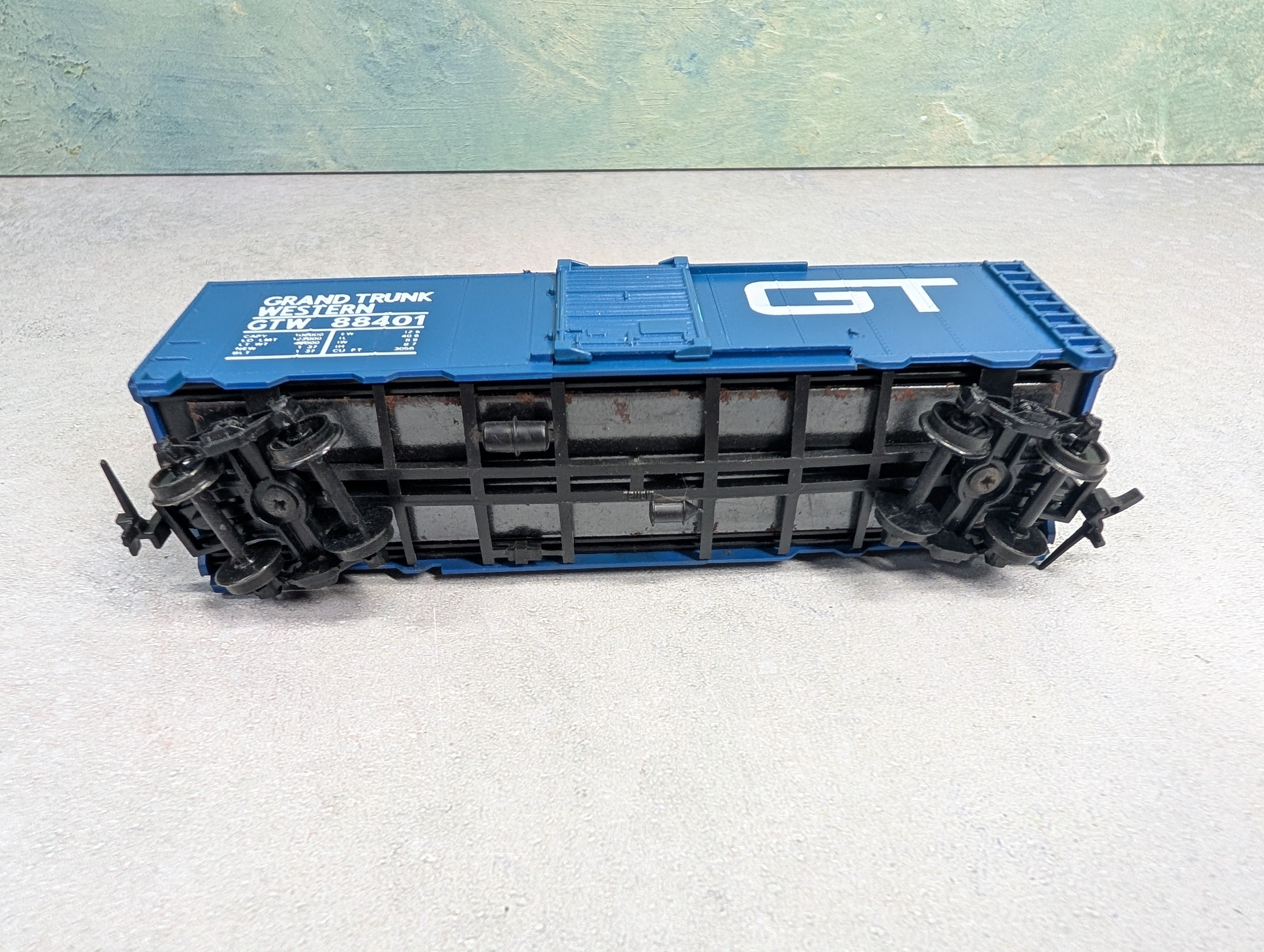 USED Lionel HO Scale 40' Box Car Grand Trunk Western GTW #88401