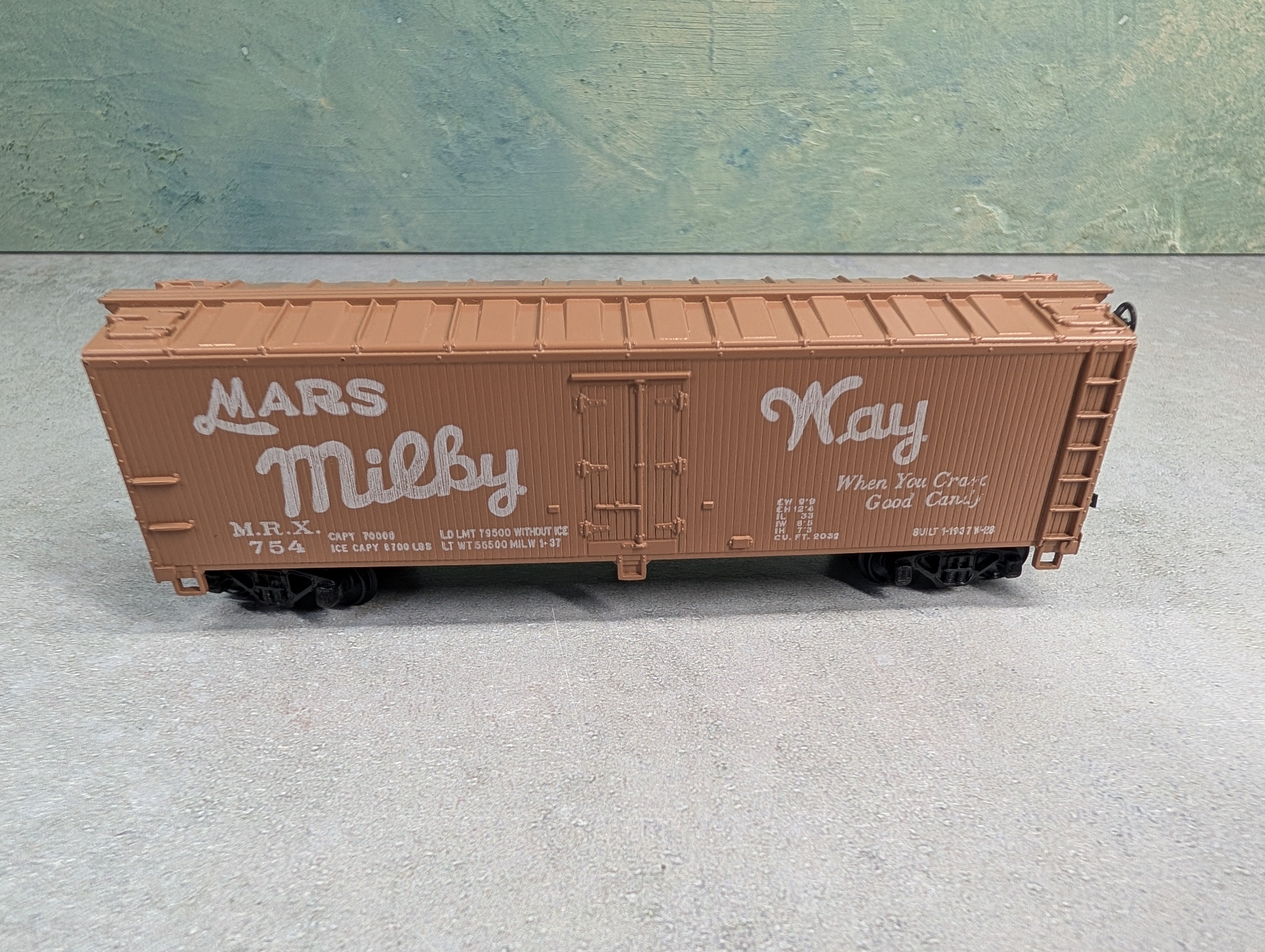 USED Mantua HO Scale 40' Wooden Reefer Box Car Mars Milky Way MRX #754