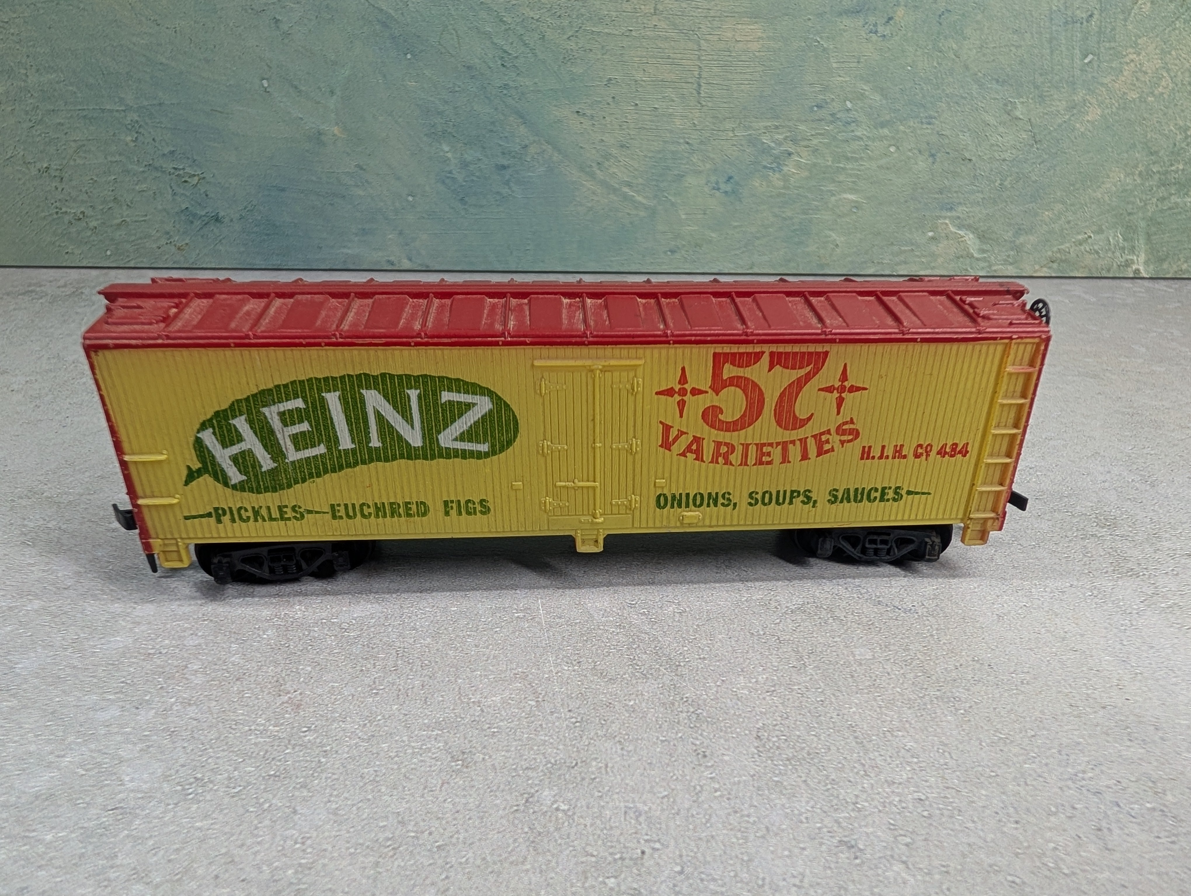 USED Tyco HO Scale 40' Wooden Reefer Box Car Heinz 57 Varieties #484