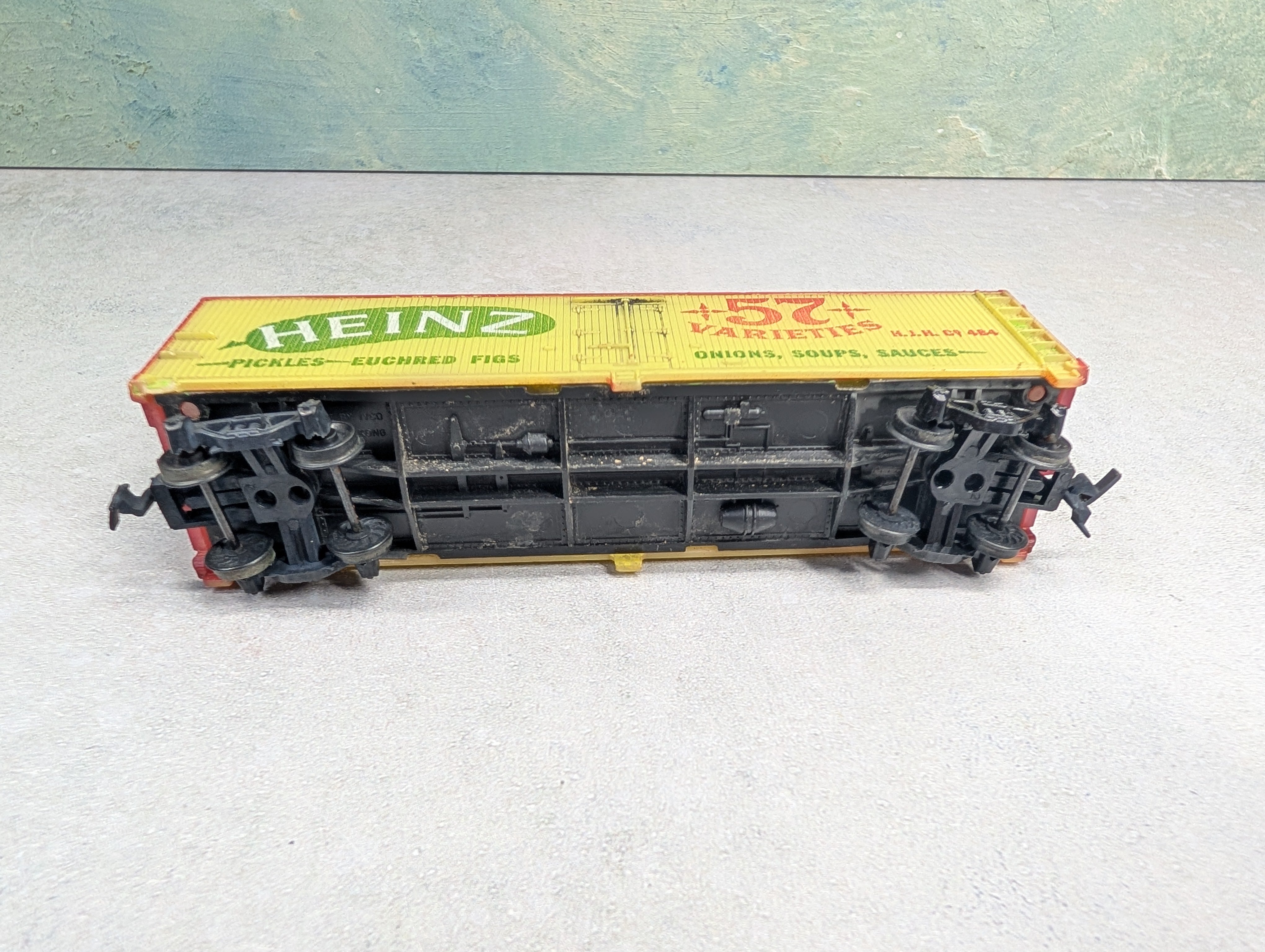 USED Tyco HO Scale 40' Wooden Reefer Box Car Heinz 57 Varieties #484