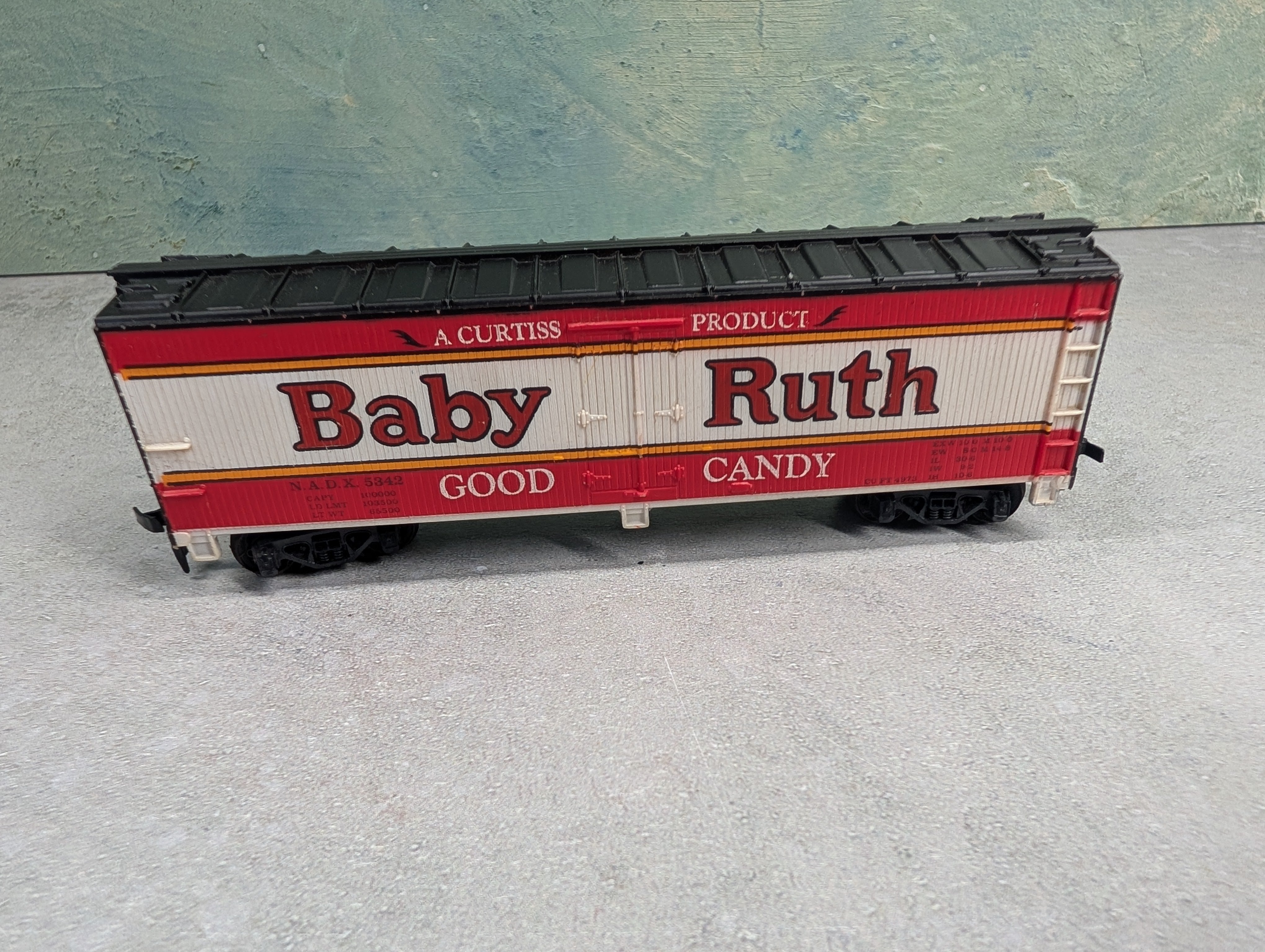 USED Tyco HO Scale 40' Wooden Reefer Box Car Baby Ruth NADX #5342