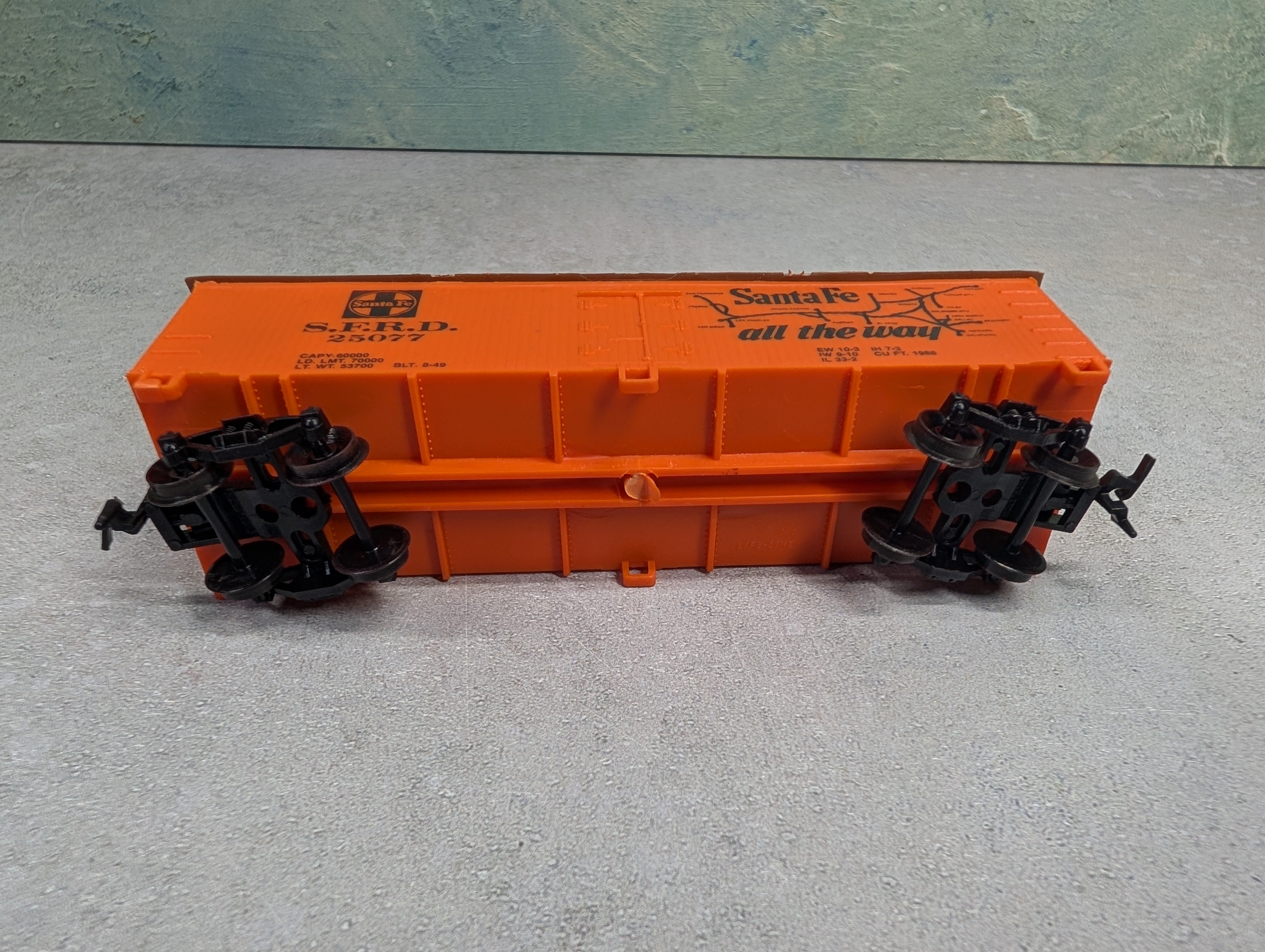 USED Life-Like HO Scale 38' Reefer Box Car Santa Fe SFRD #25077