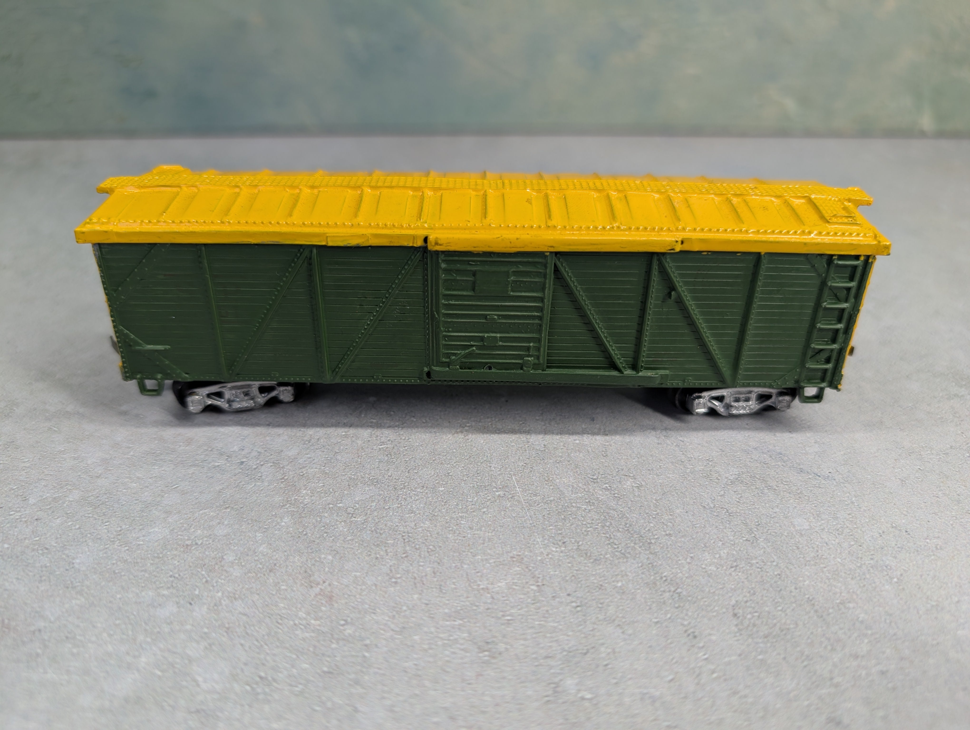 USED Varney HO Scale 42' Box Car Green & Yellow Custom Paint