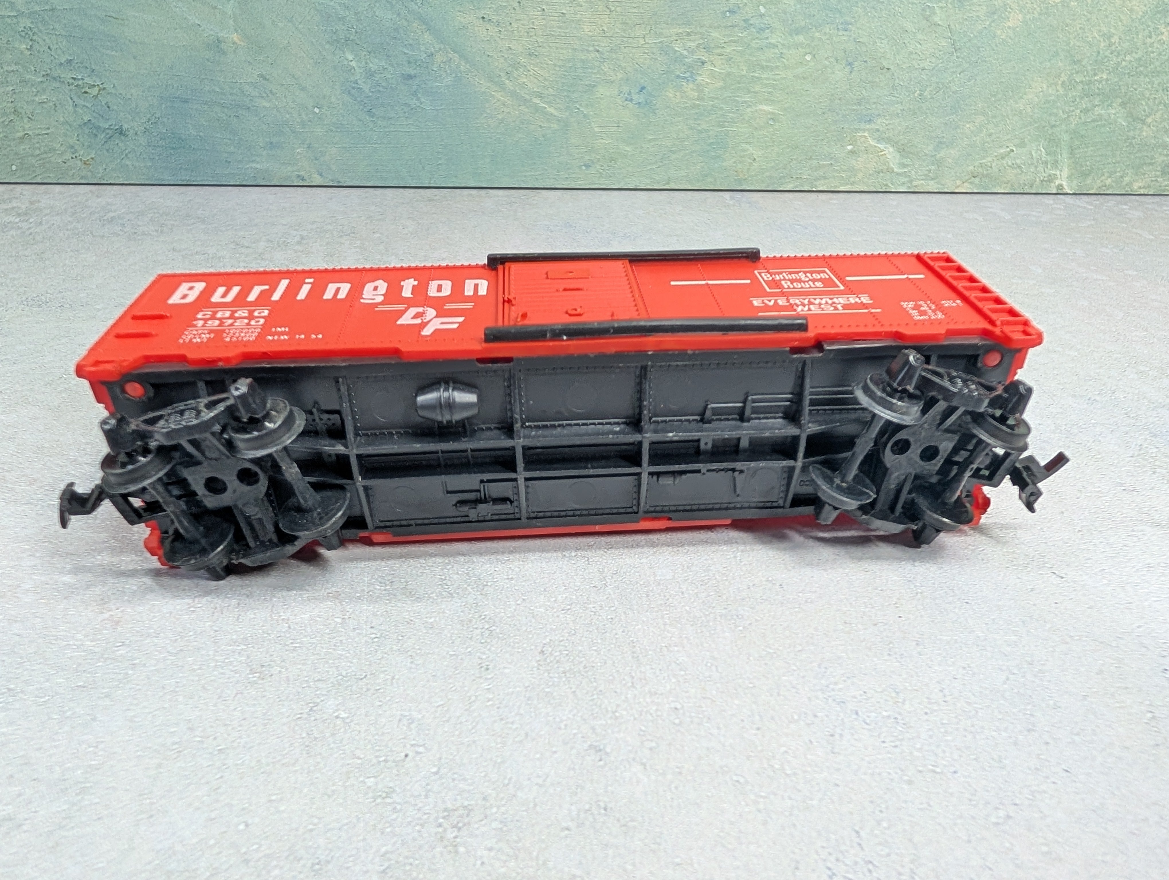 USED Tyco HO Scale 40' Box Car Burlington CB&Q #19720