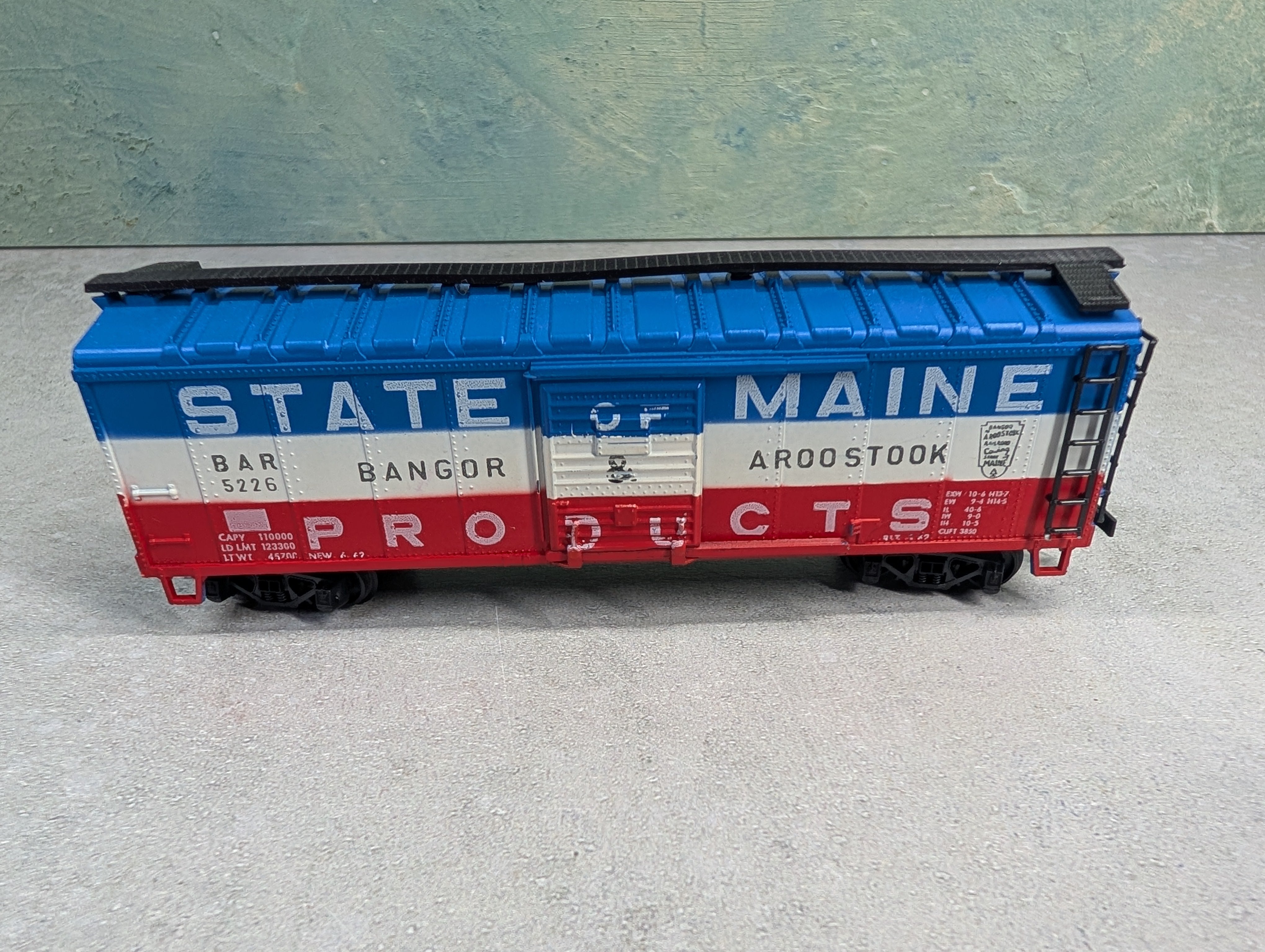 USED ROCO HO Scale 40' Box Car State of Maine BAR #5226