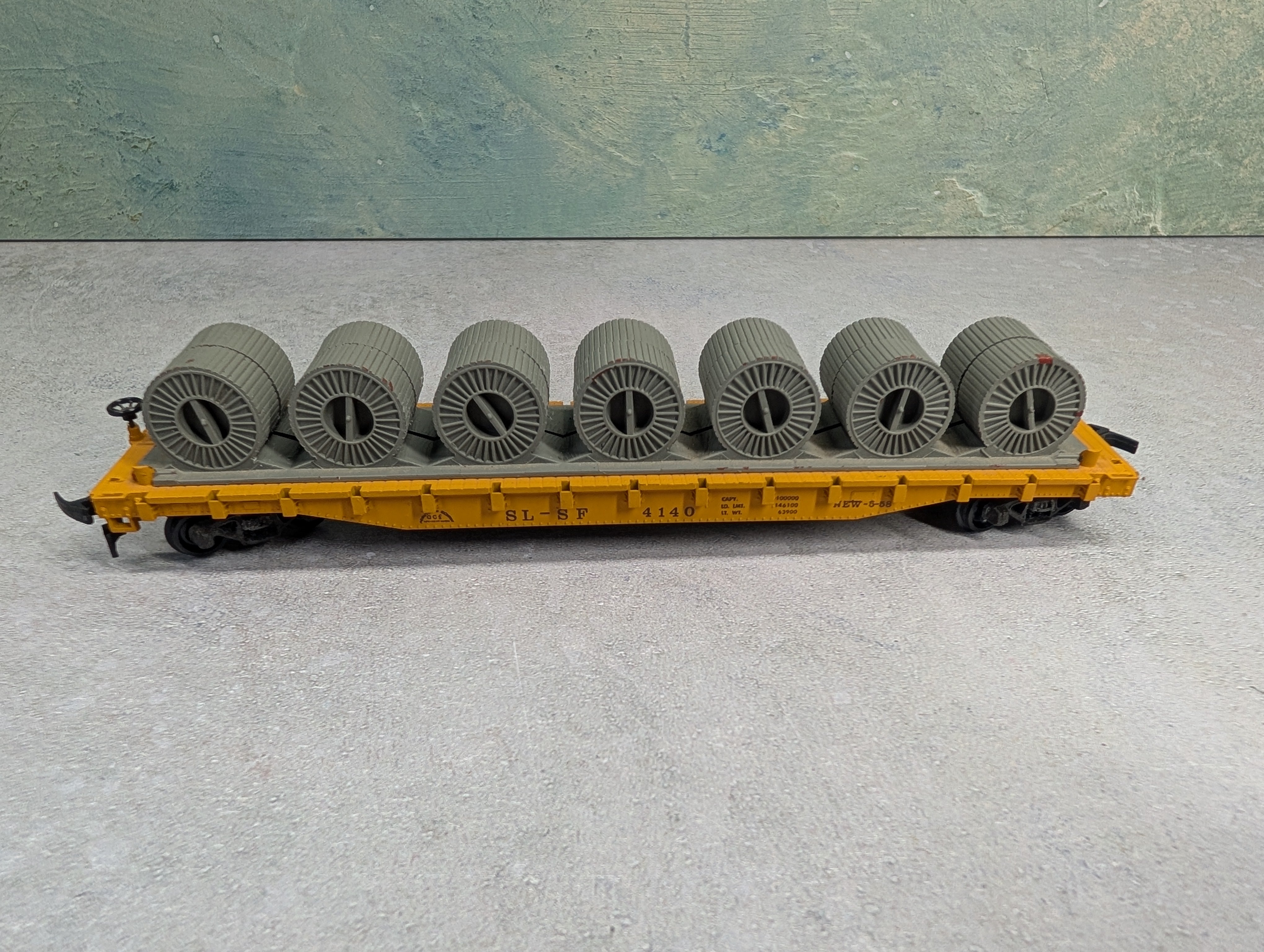 USED REVELL HO Scale 54' Flat Car Frisco #4140 w/ Coils
