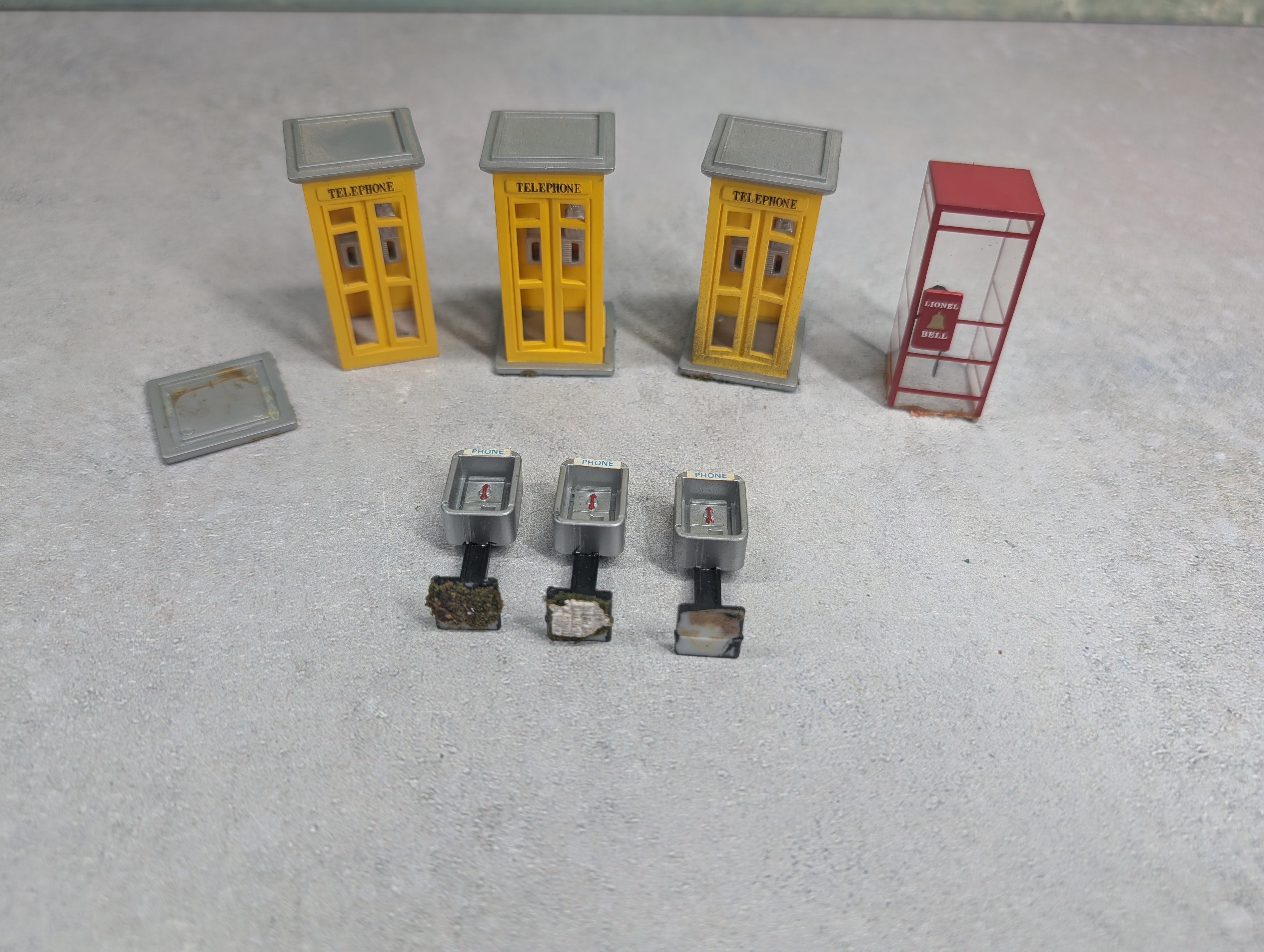USED O Lot of Telephone Booths (7 pcs)