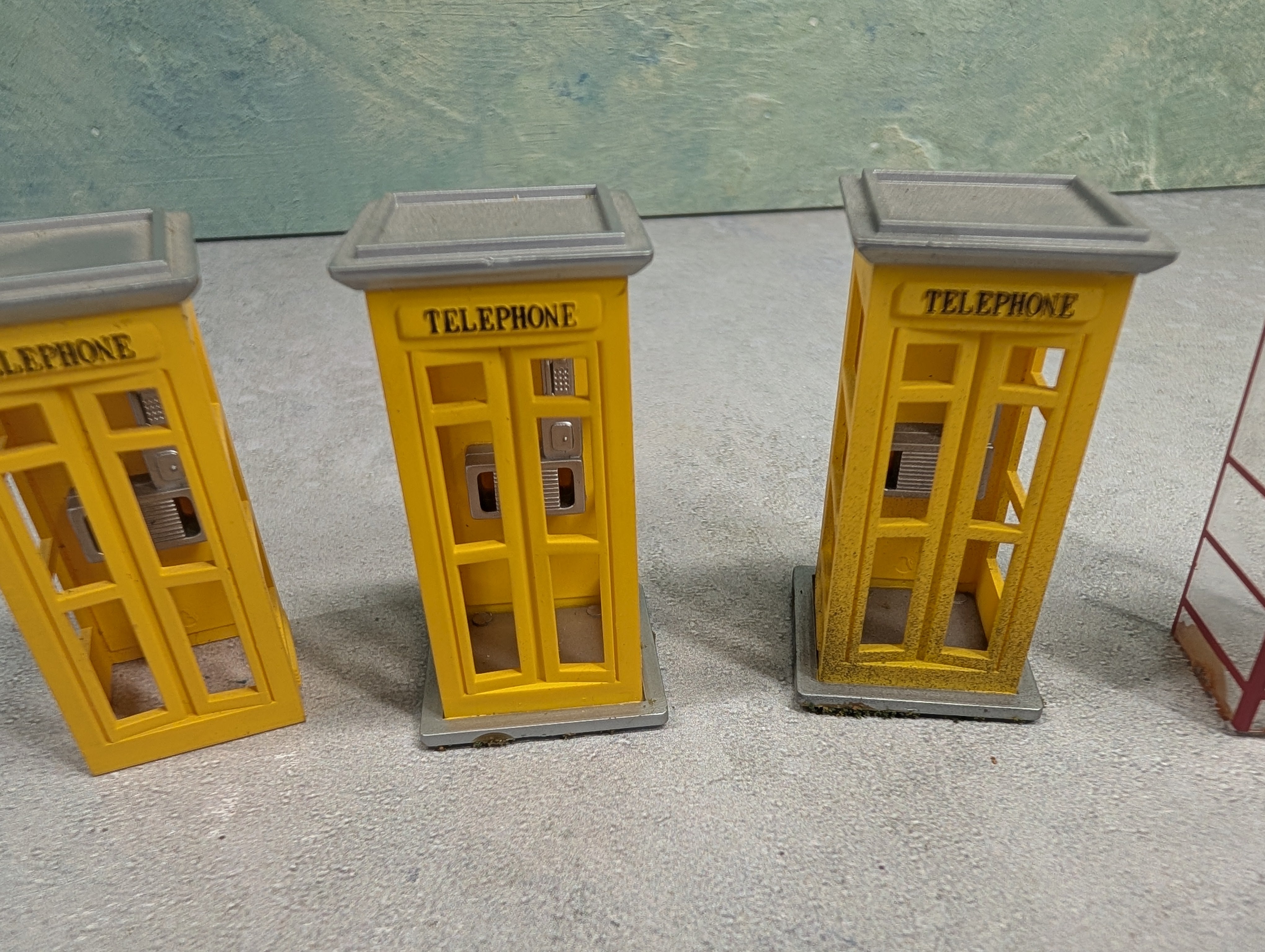 USED O Lot of Telephone Booths (7 pcs)