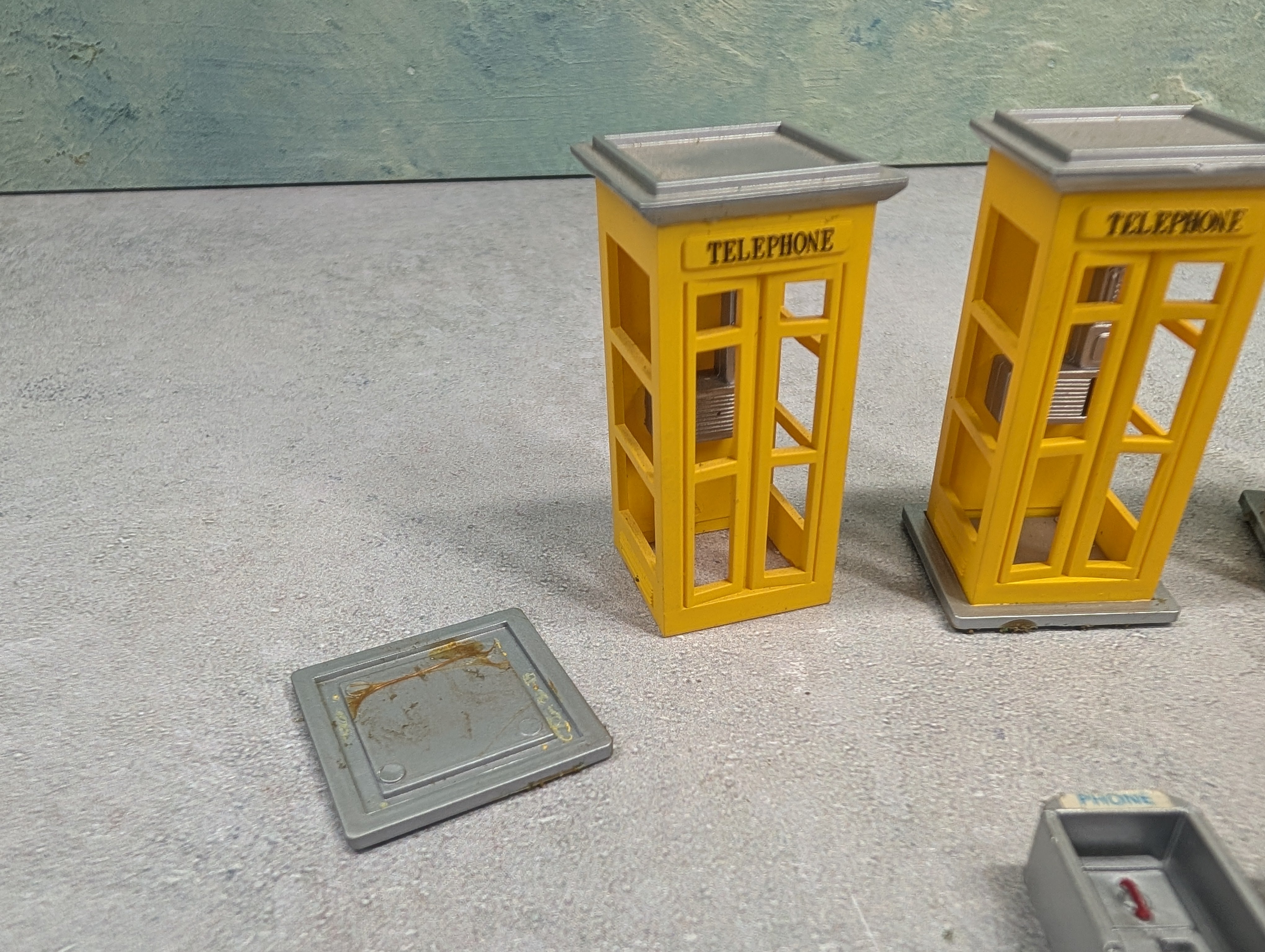 USED O Lot of Telephone Booths (7 pcs)