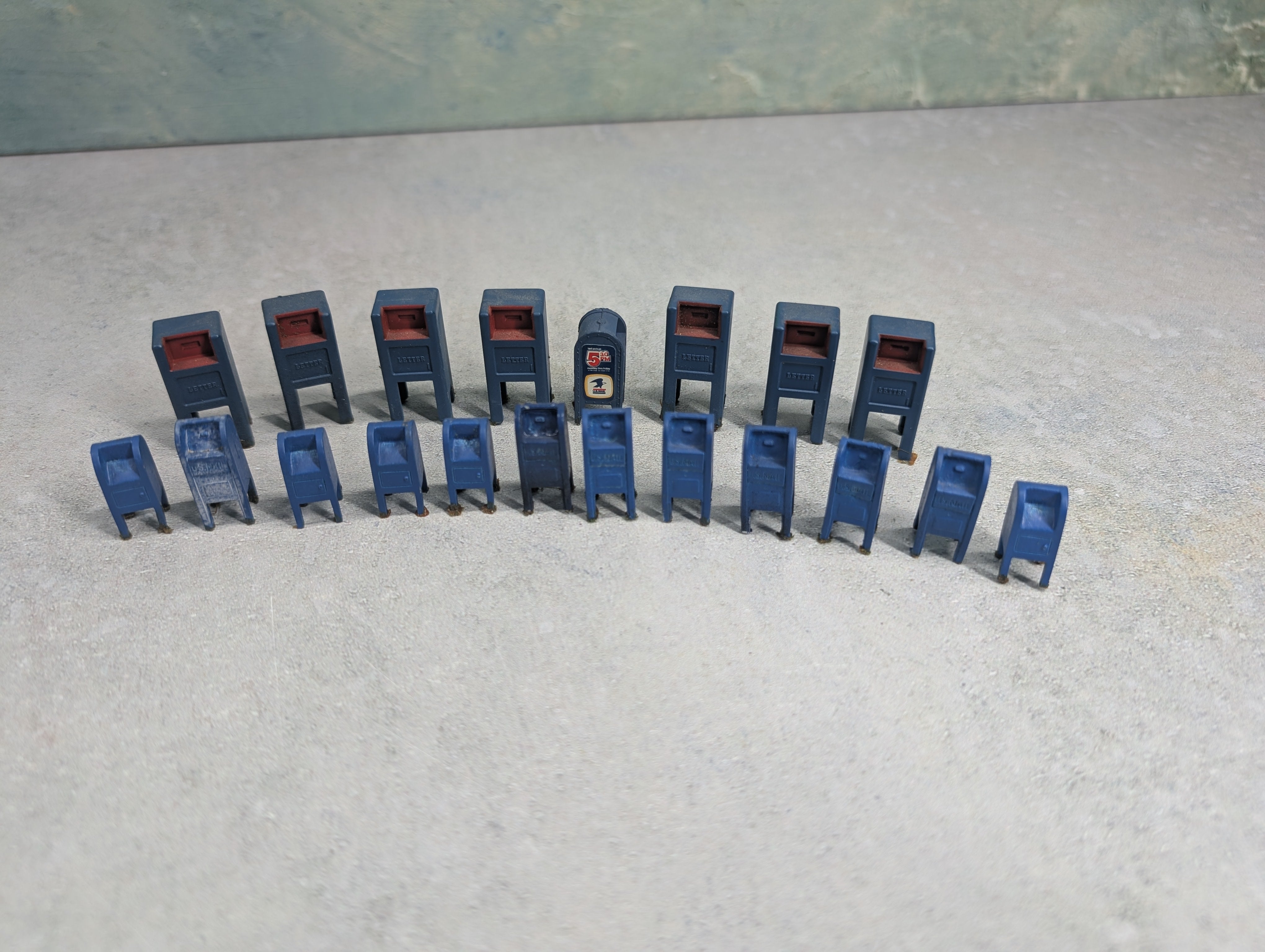 USED O Lot of Blue Mailboxes / Letter Boxes (20 pcs)