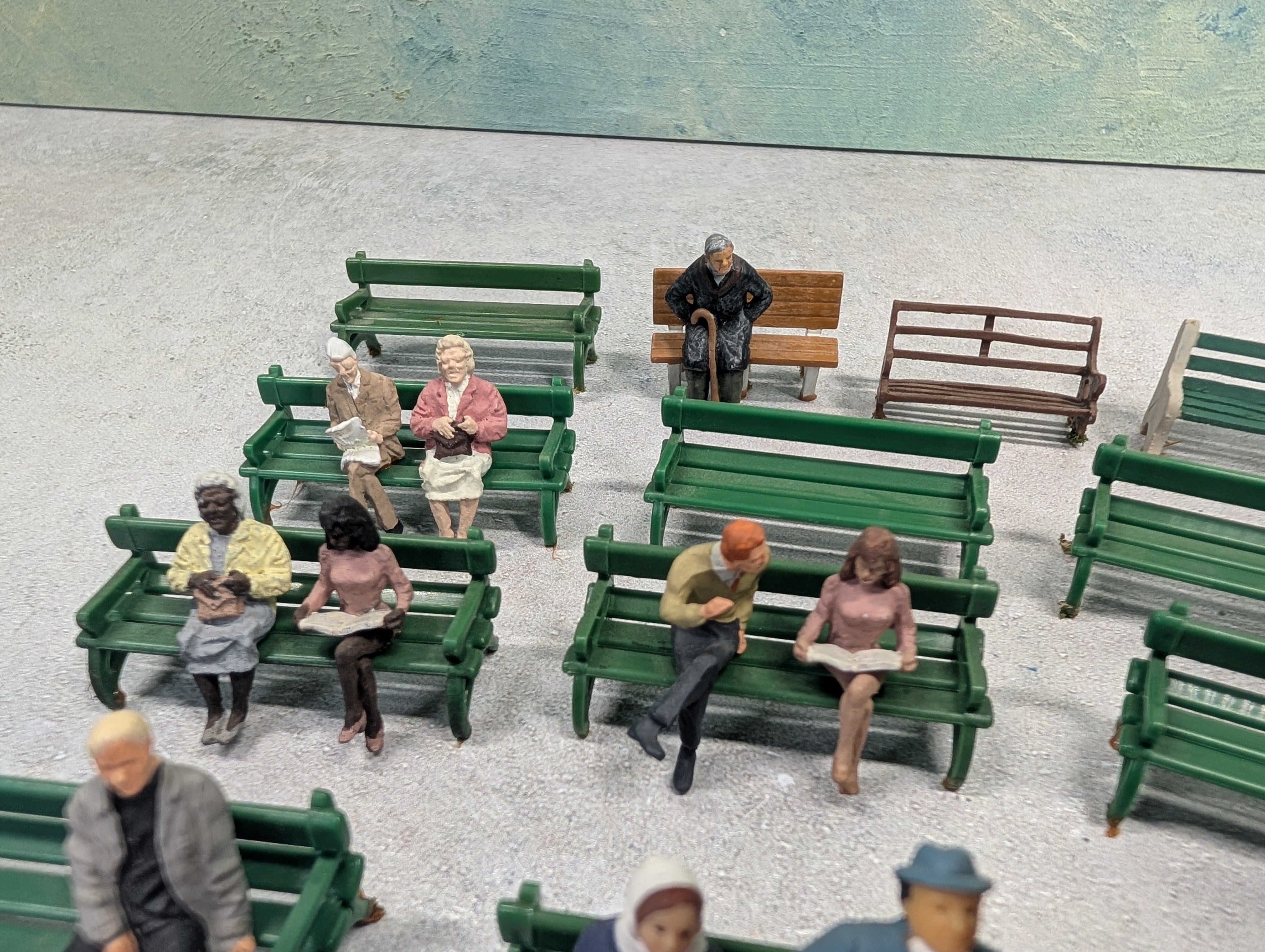 USED O Lot of Park Benches w/ People (20 pcs)