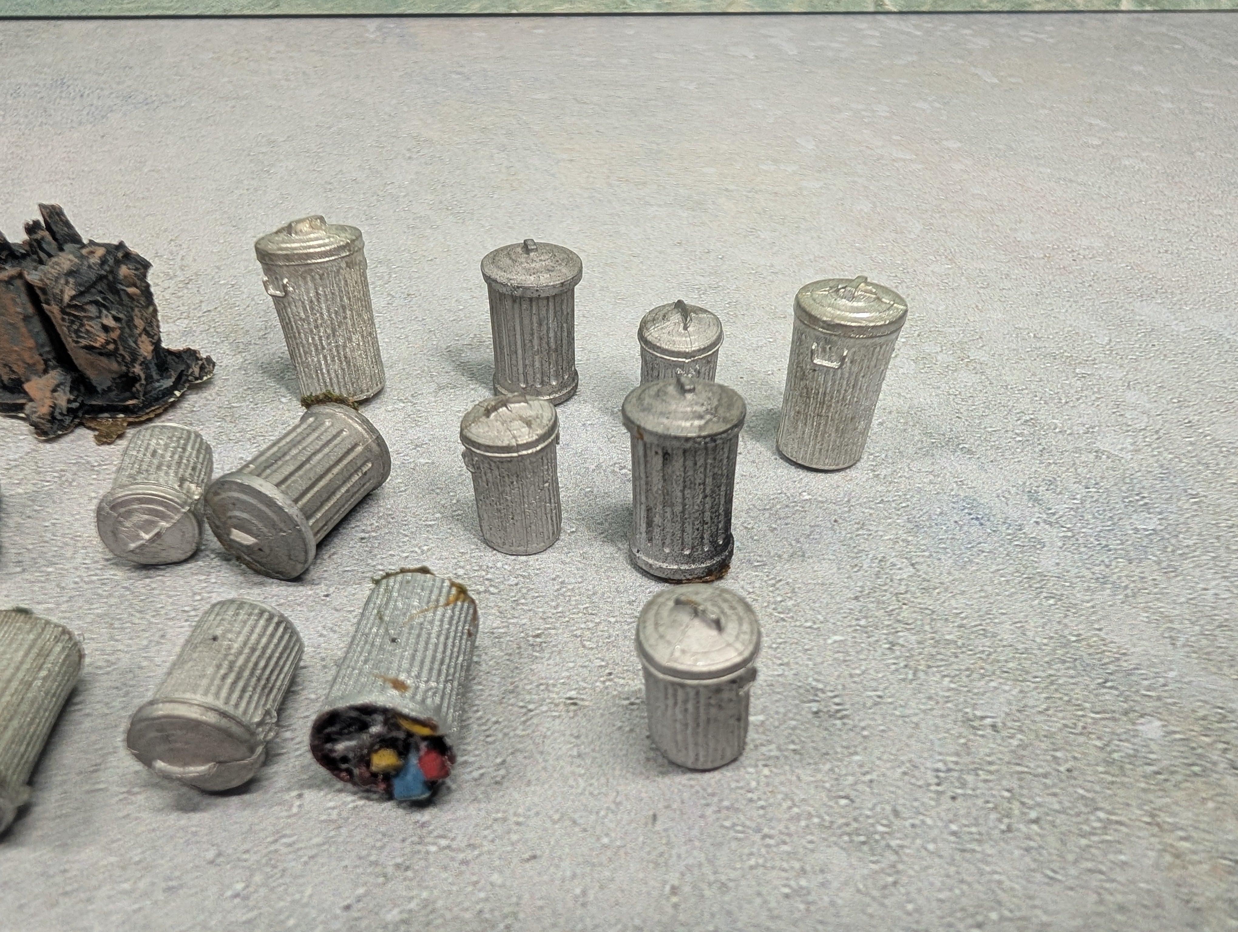 USED O Lot of Metal Trash Cans (27 pcs)