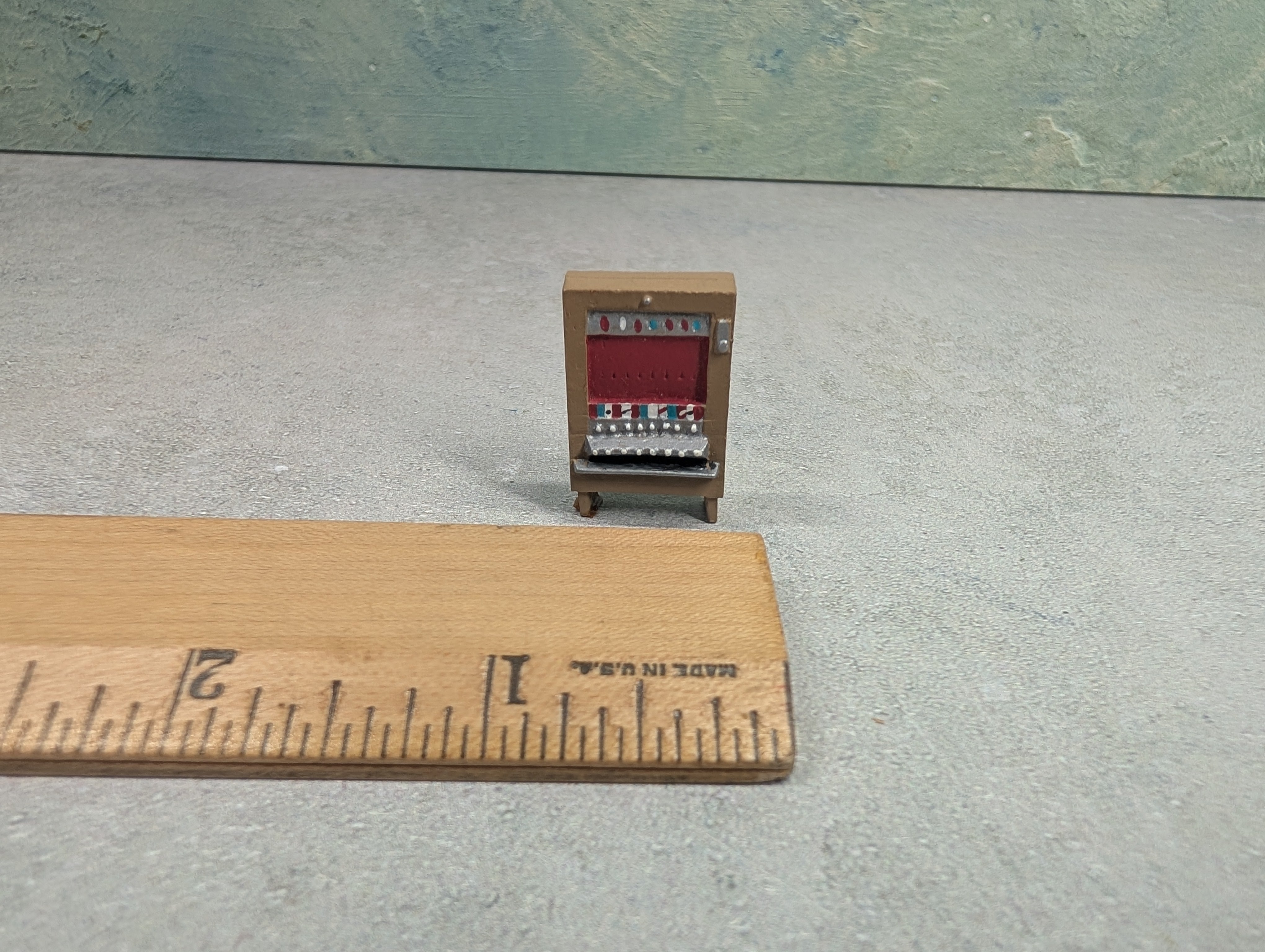 USED Arttista O Cigarette Vending Machine