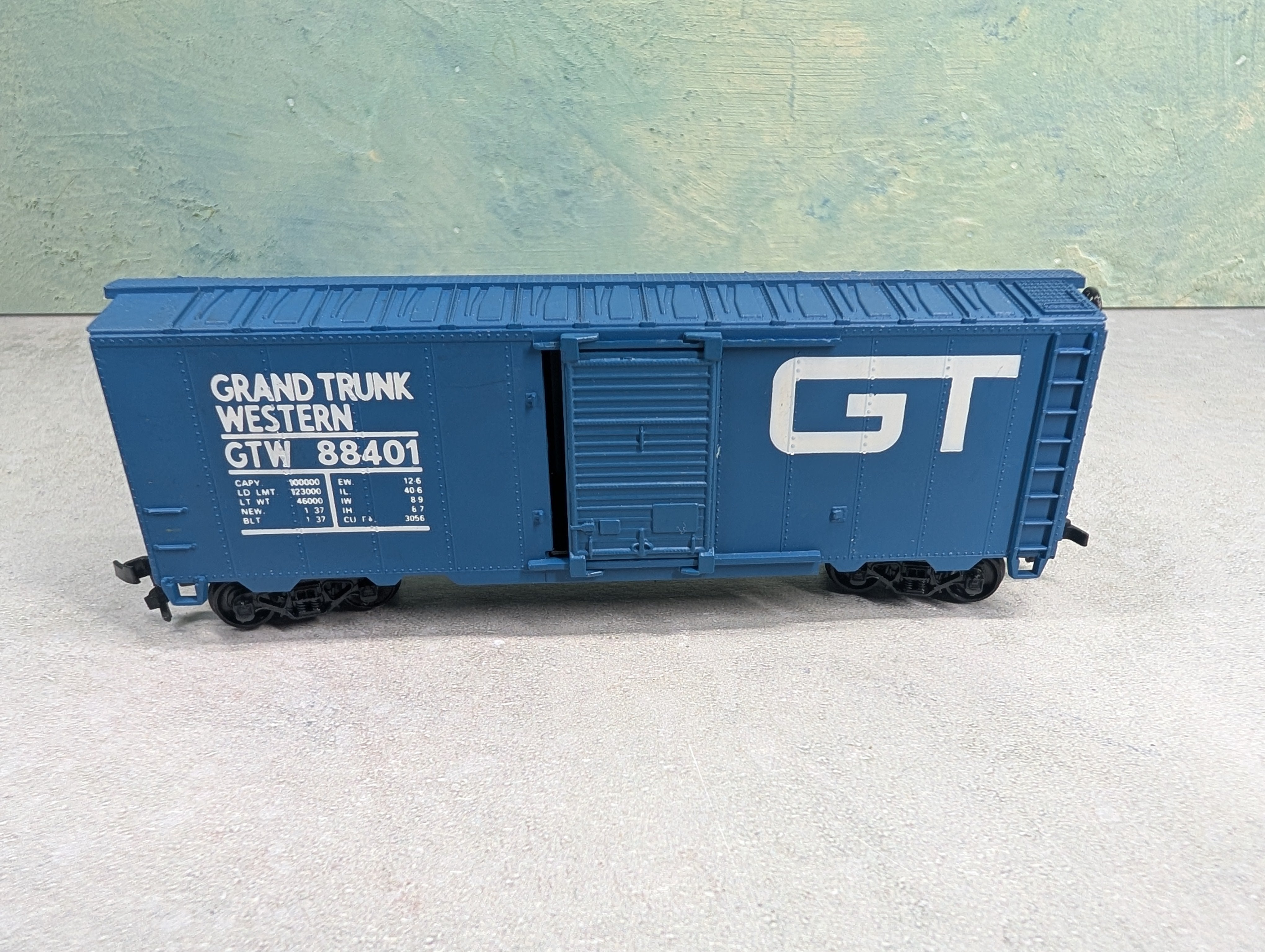 USED Lionel HO Scale 40' Box Car Grand Trunk Western GTW #88401