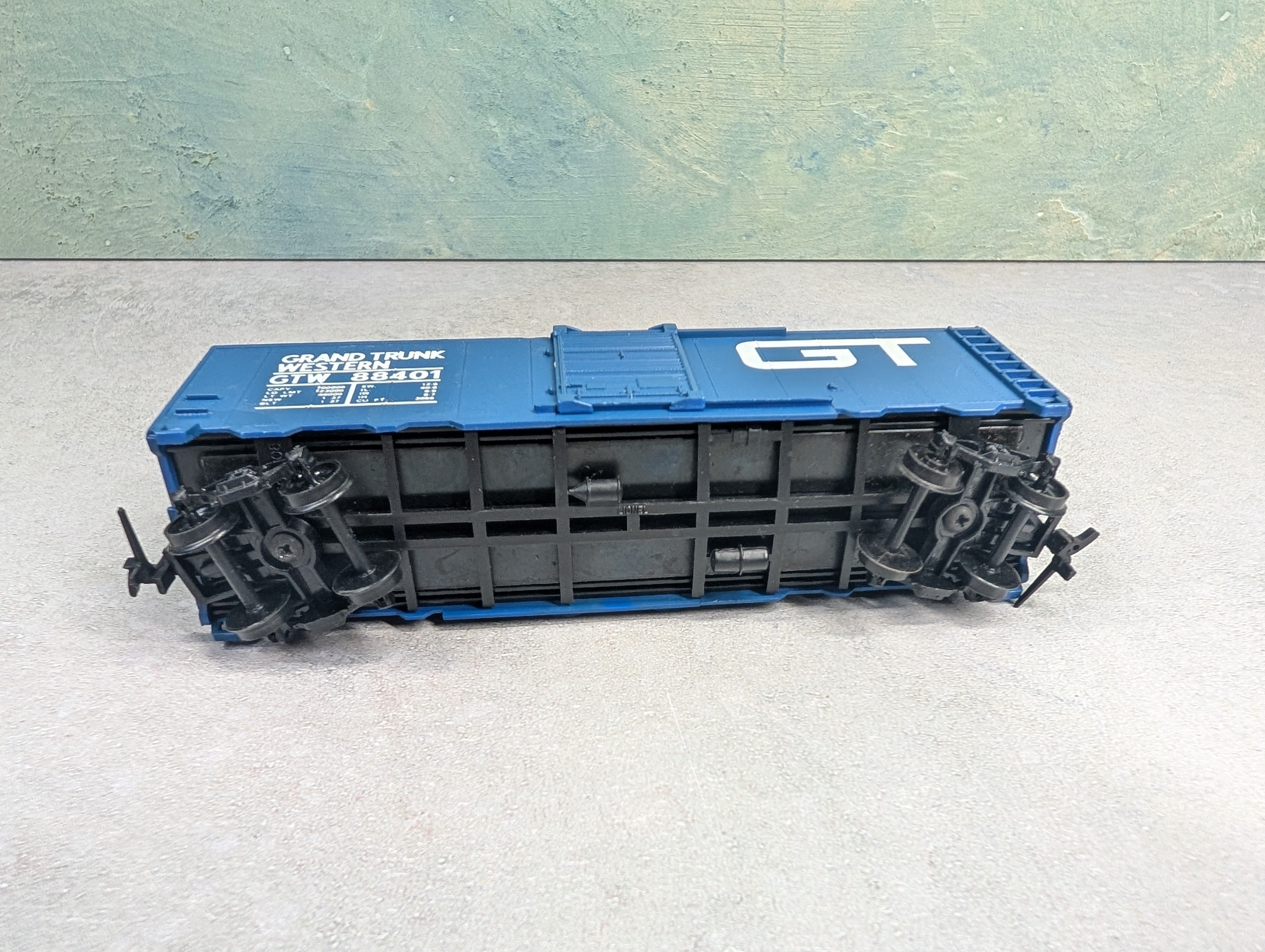 USED Lionel HO Scale 40' Box Car Grand Trunk Western GTW #88401