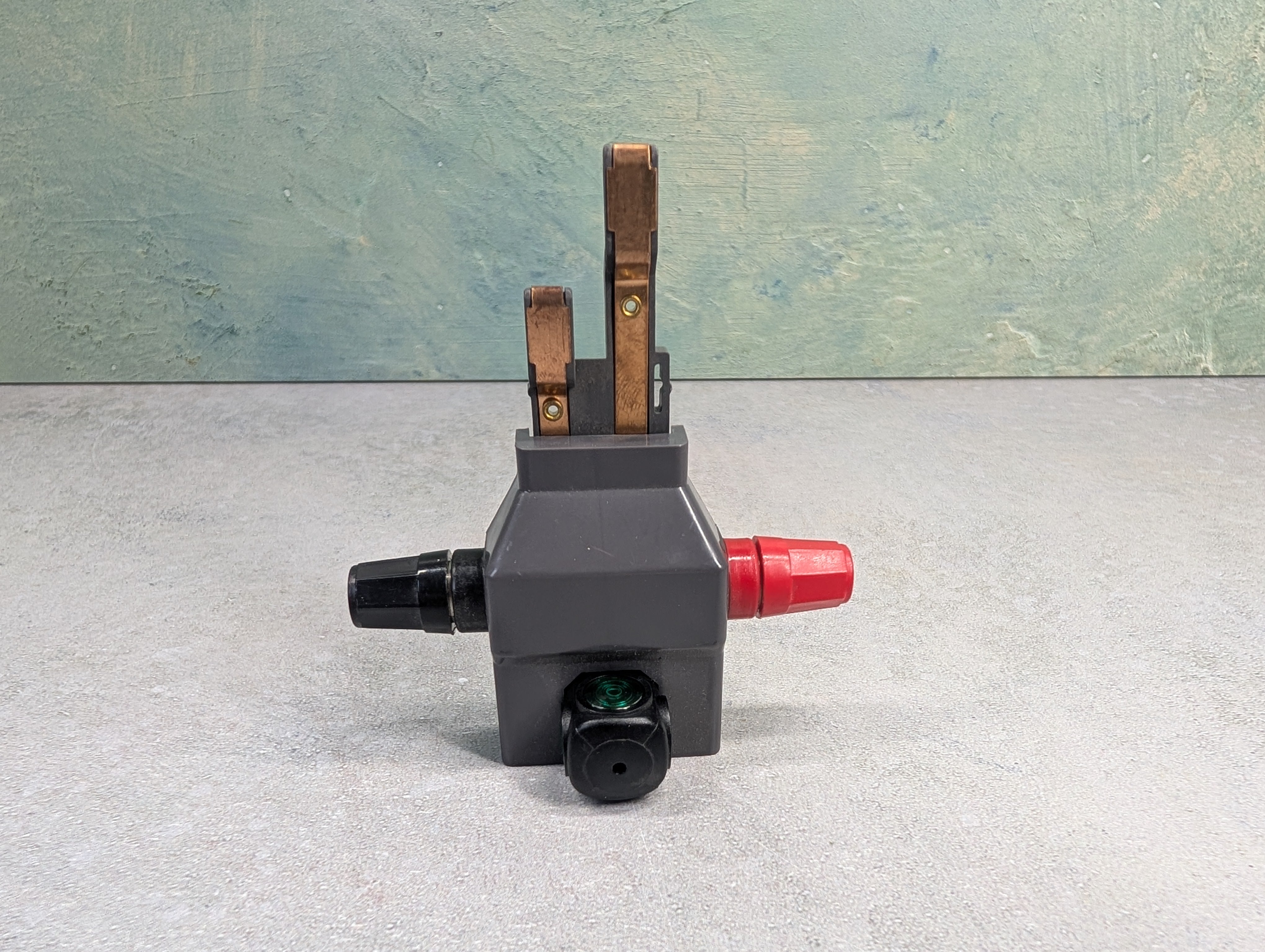 USED MTH O RealTrax Lock-On