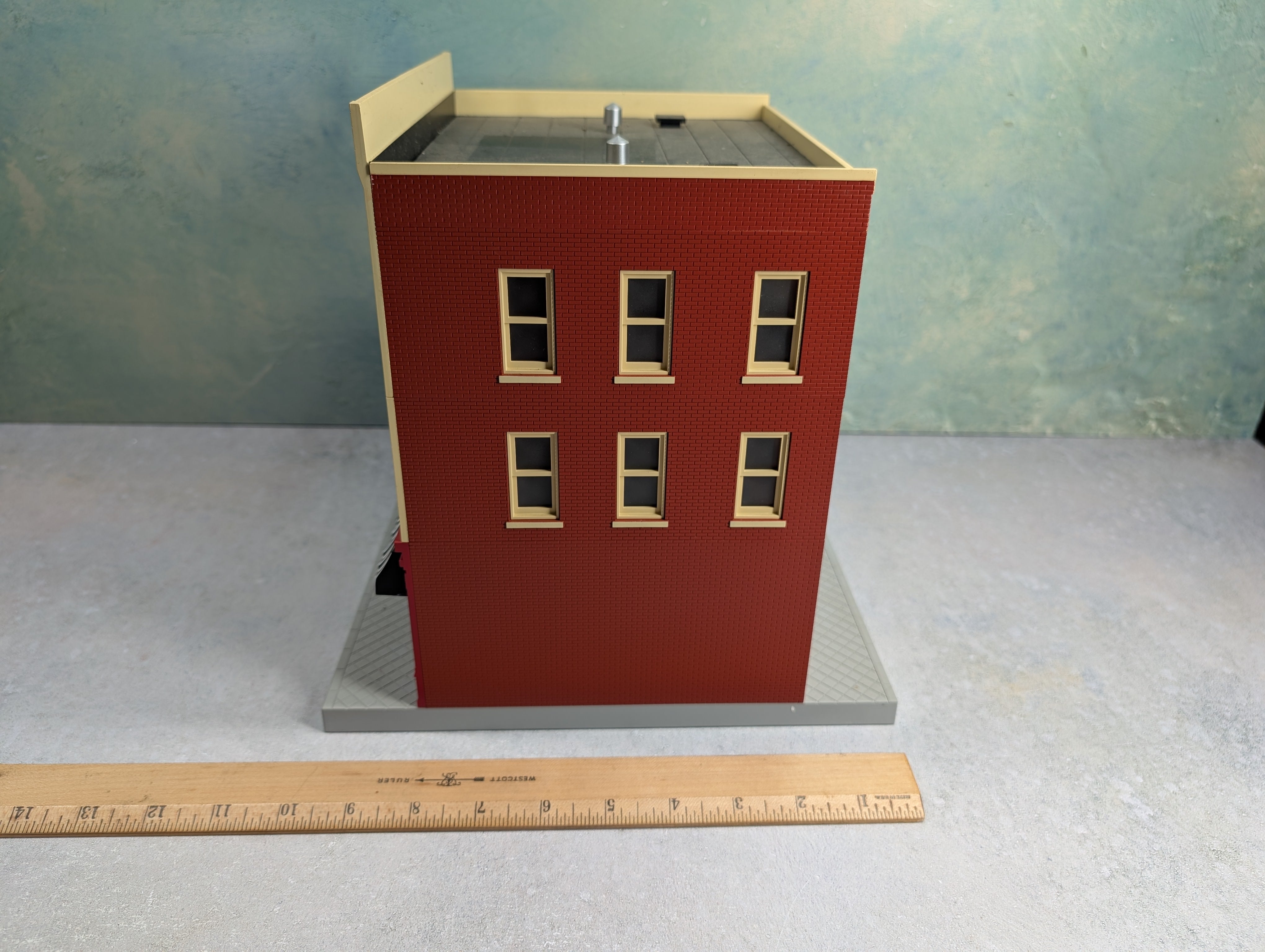 USED MTH O Cook, Books & Hyde Tax Accountants Building