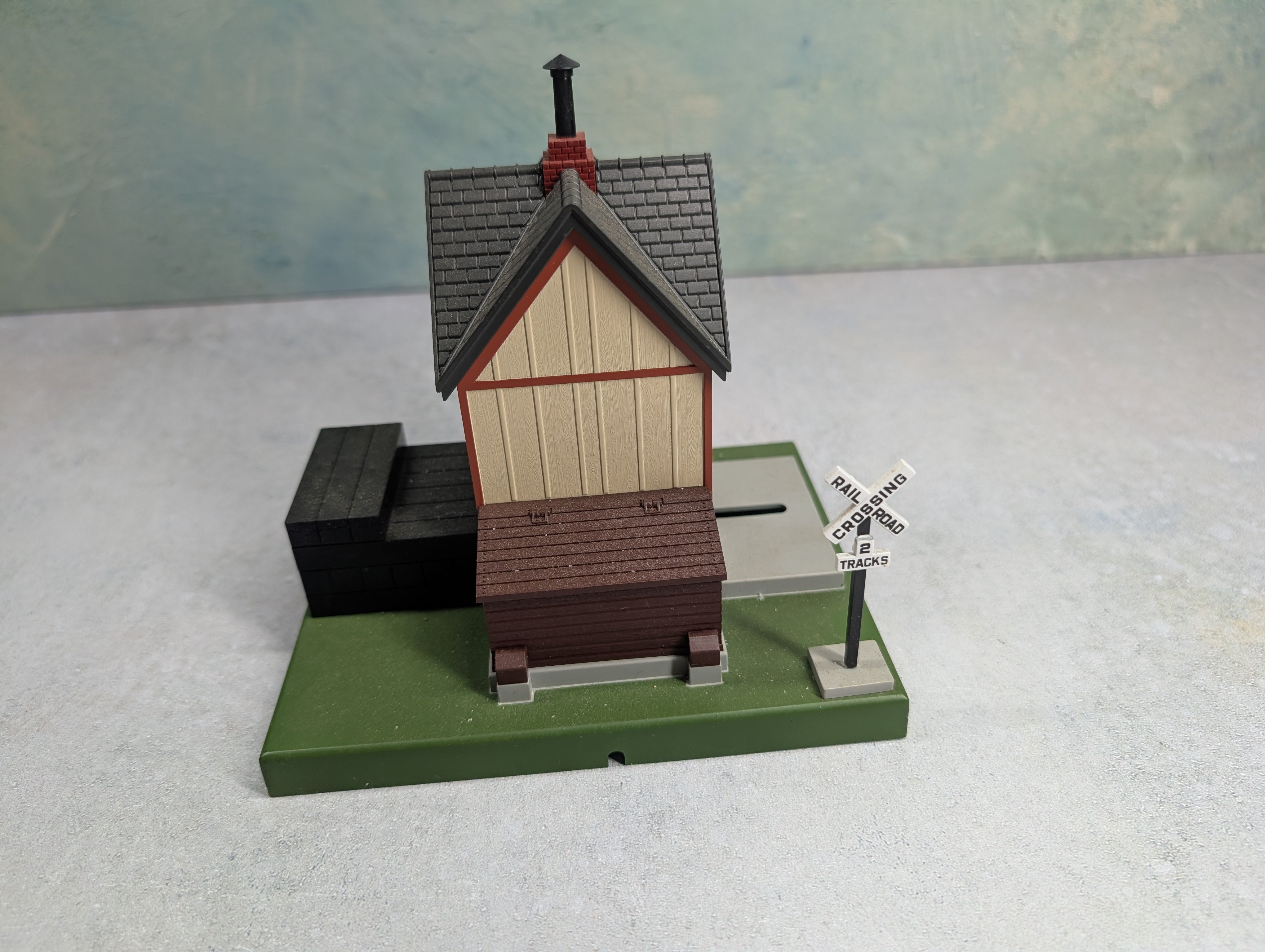 USED MTH O Operating Watchman's Shanty Building