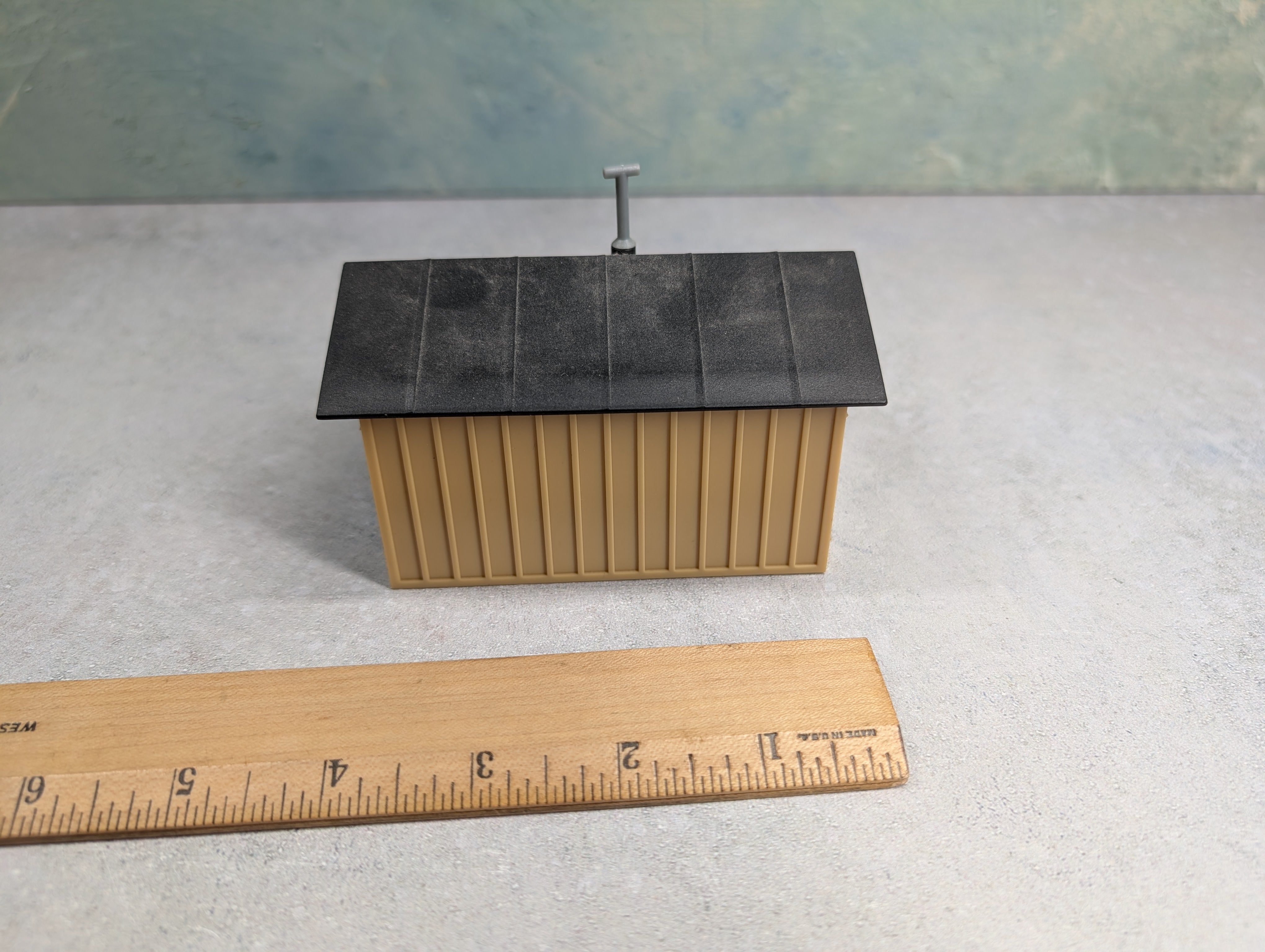 USED O Open Garage Building