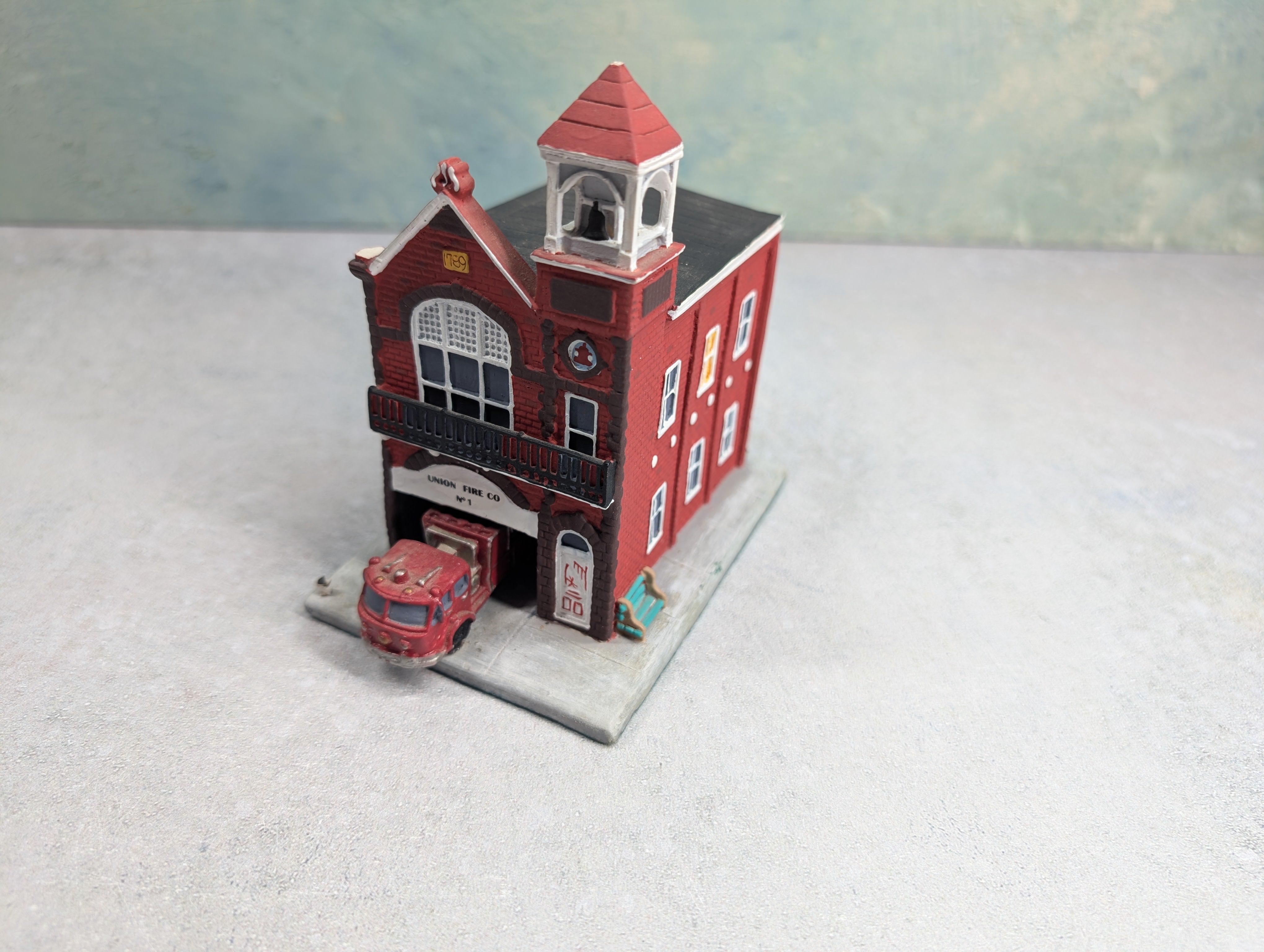 USED Danbury Mint Ceramic Union Fire Company #1 Carlisle PA Classic American Firehouses