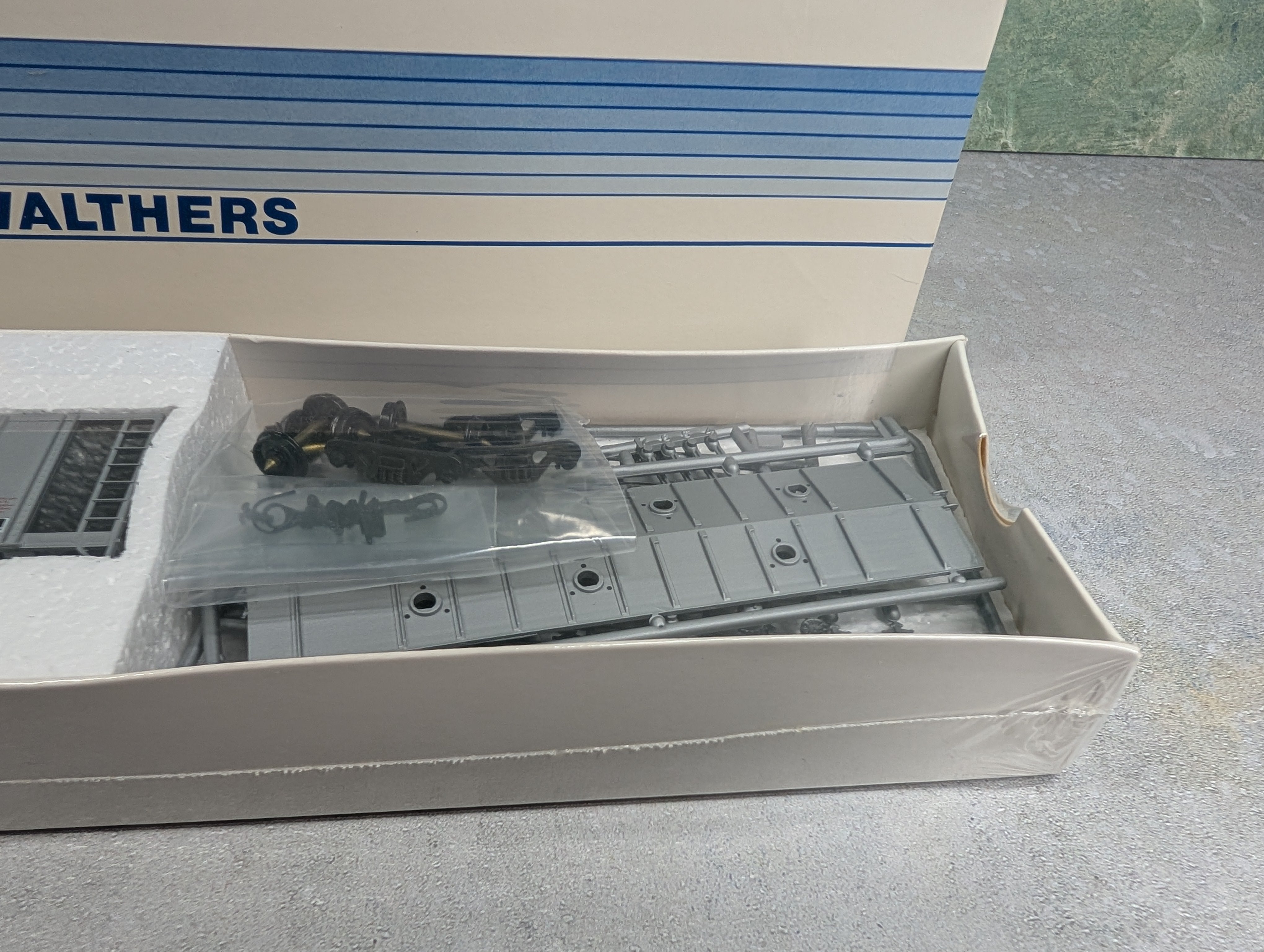 USED Walthers 932-4607 HO Scale Single Bay Airslide Hopper Union Pacific UP #20136 KIT