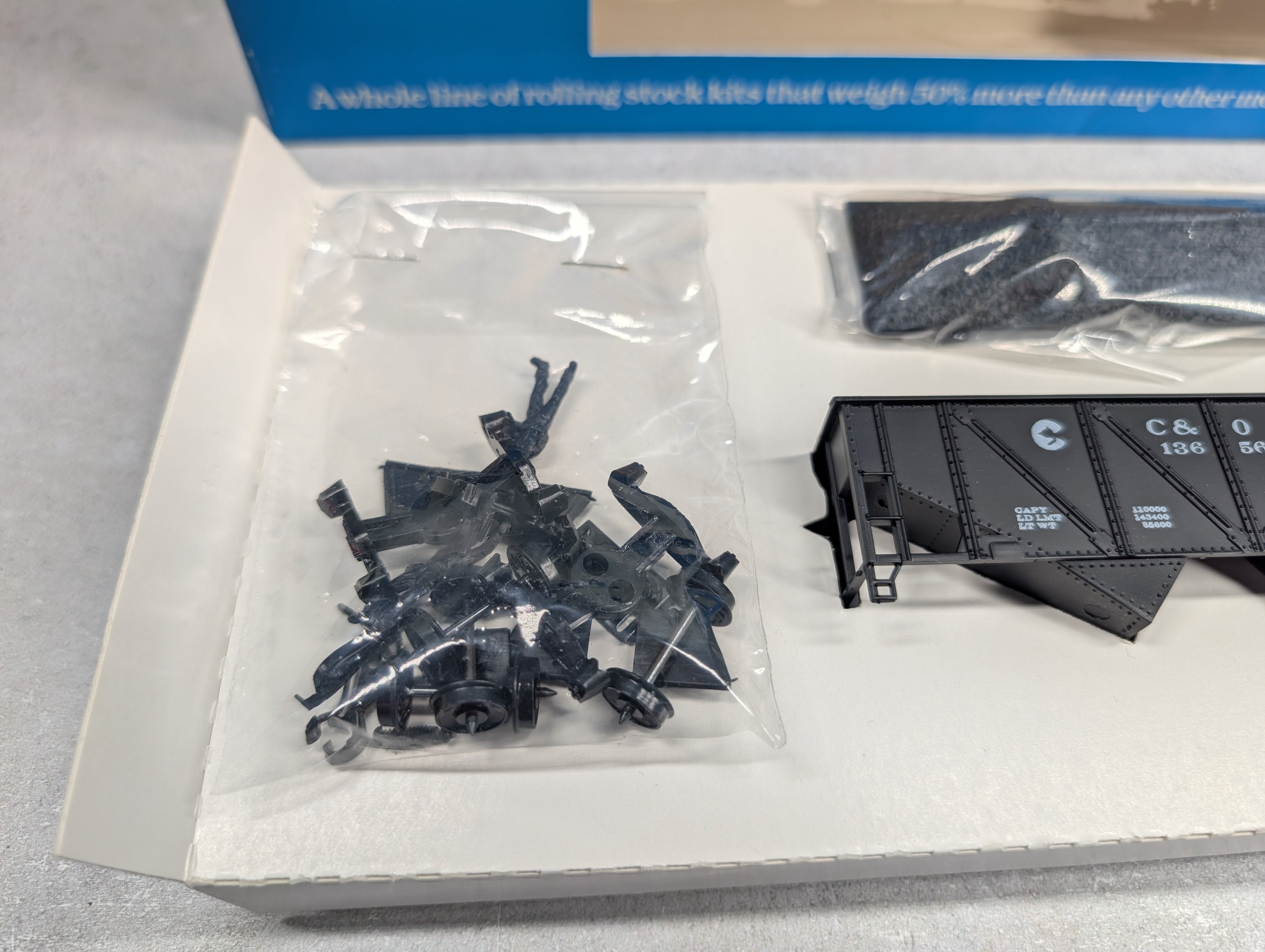 USED Mantua 729-33 HO Scale 2 Bay Hopper Chessie C&O #136564 KIT