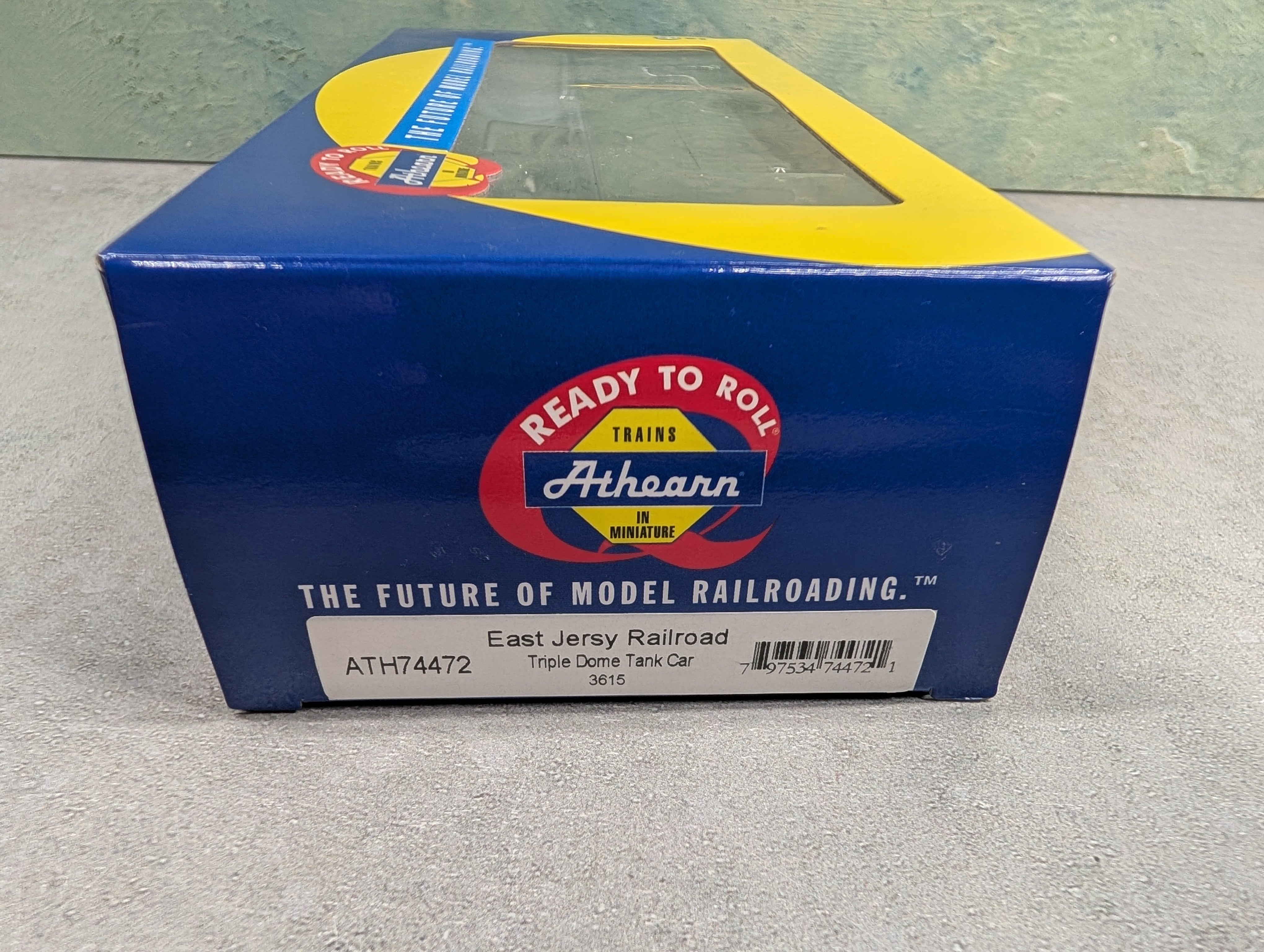 USED Athearn 74472 HO Scale Triple Dome Tank Car East Jersey Railroad EJR #3615