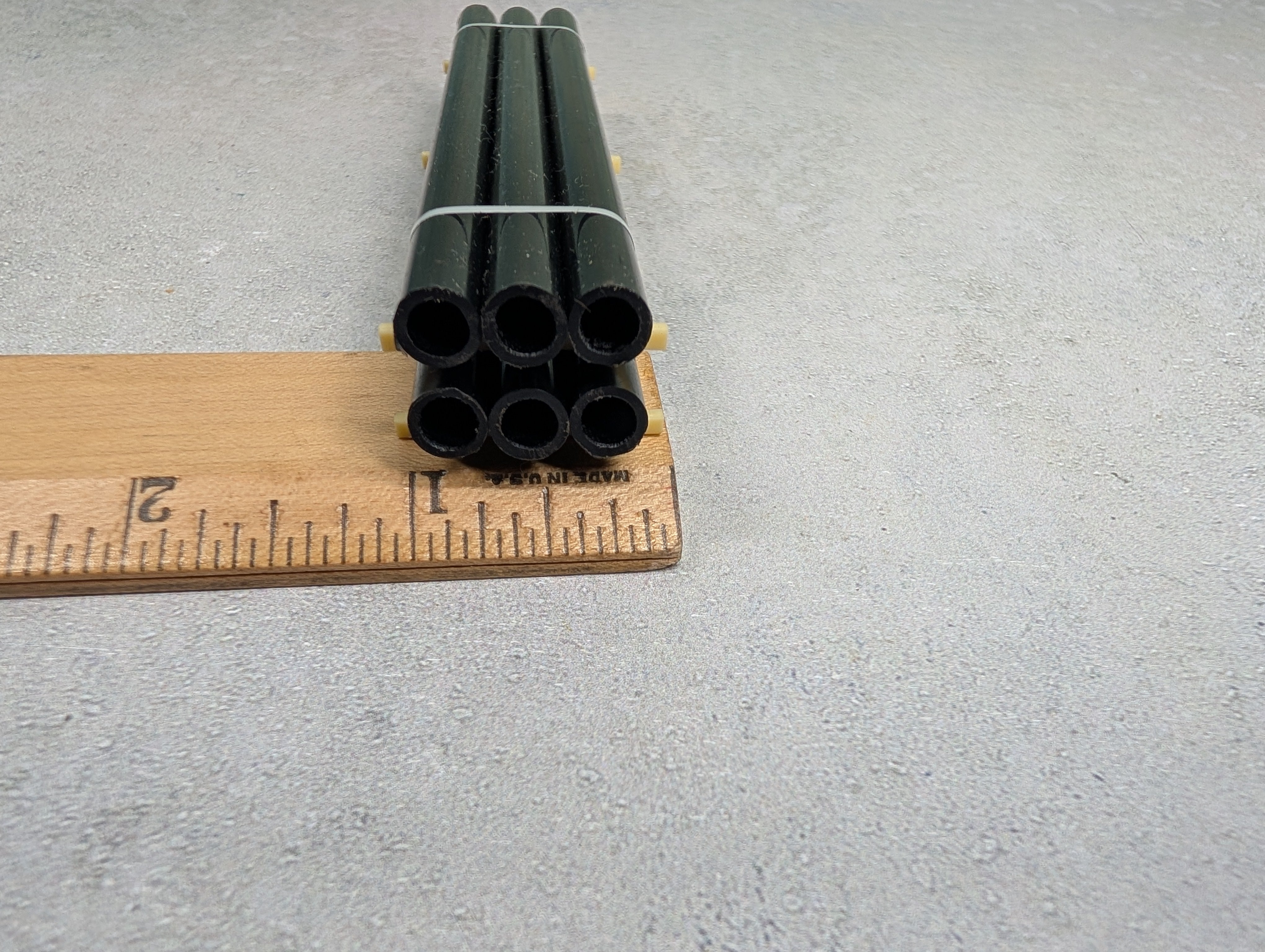 USED HO Scale Black Pipe Load