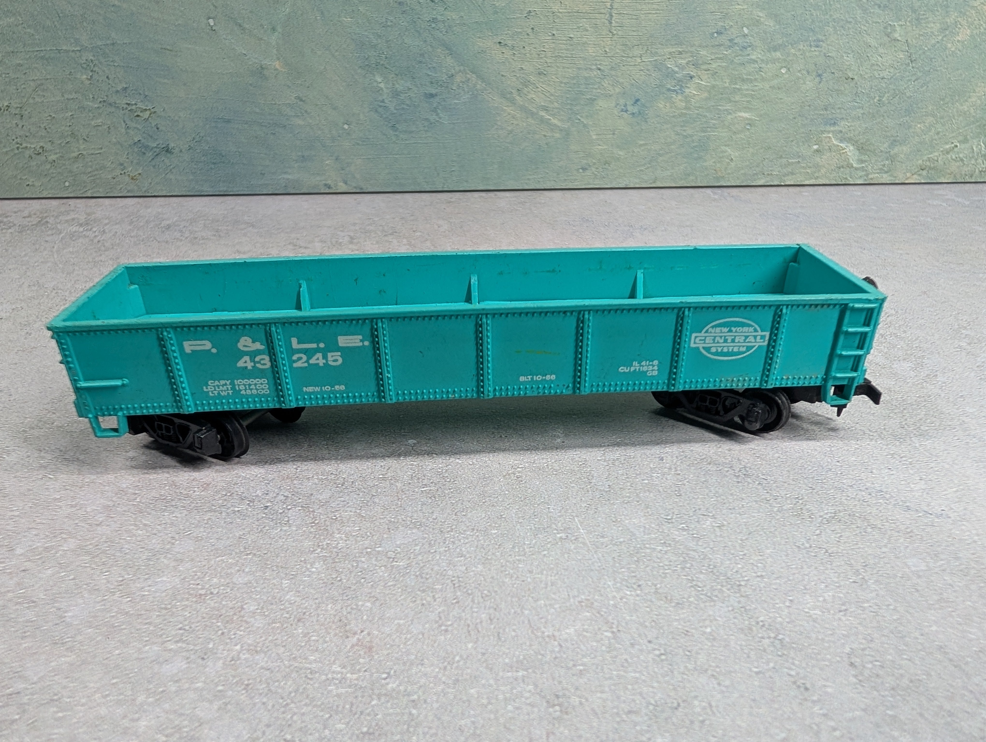 USED Bachmann HO Scale Gondola Pittsburgh and Lake Erie P&LE #43245